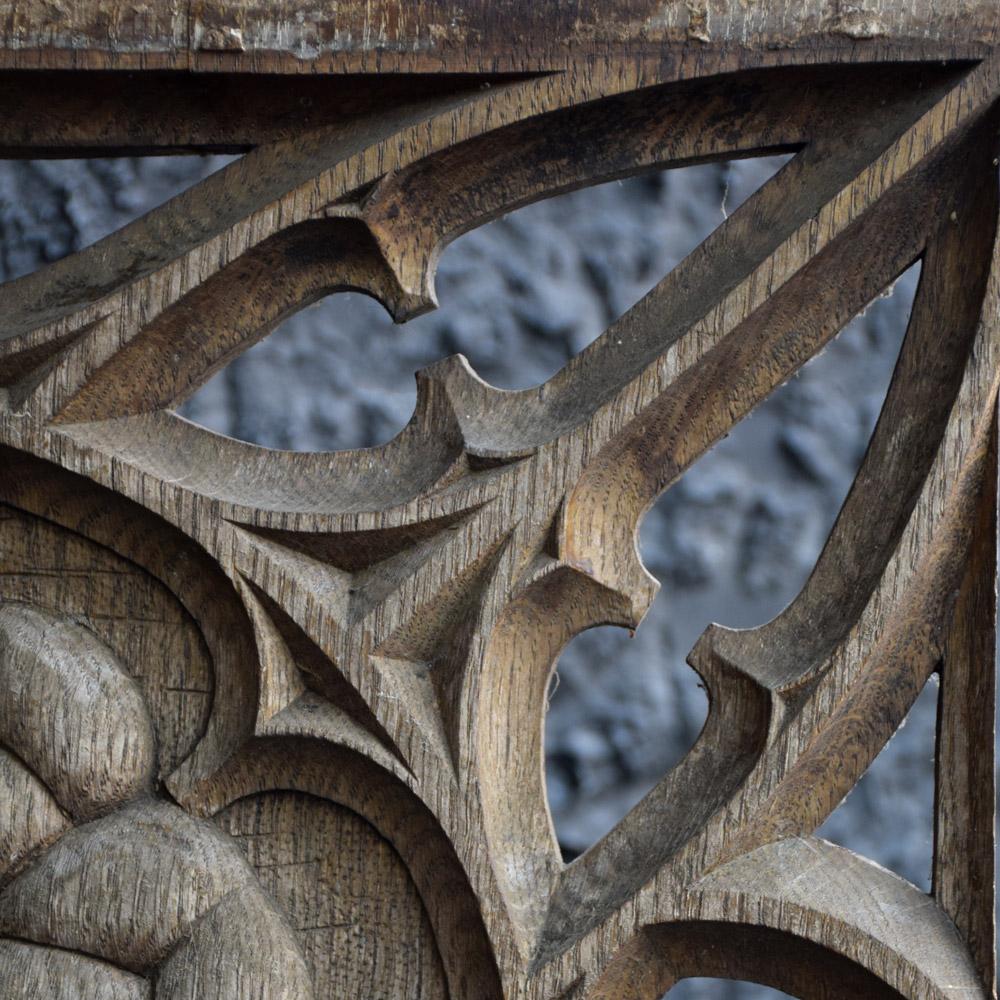Early 19th century English oak Gothic open tracery
We are proud to offer an early 19th century English gothic open tracery, carved from oak and double sided. This panel depicting a basket of fruit illustrating a message of welcome and wealth in the