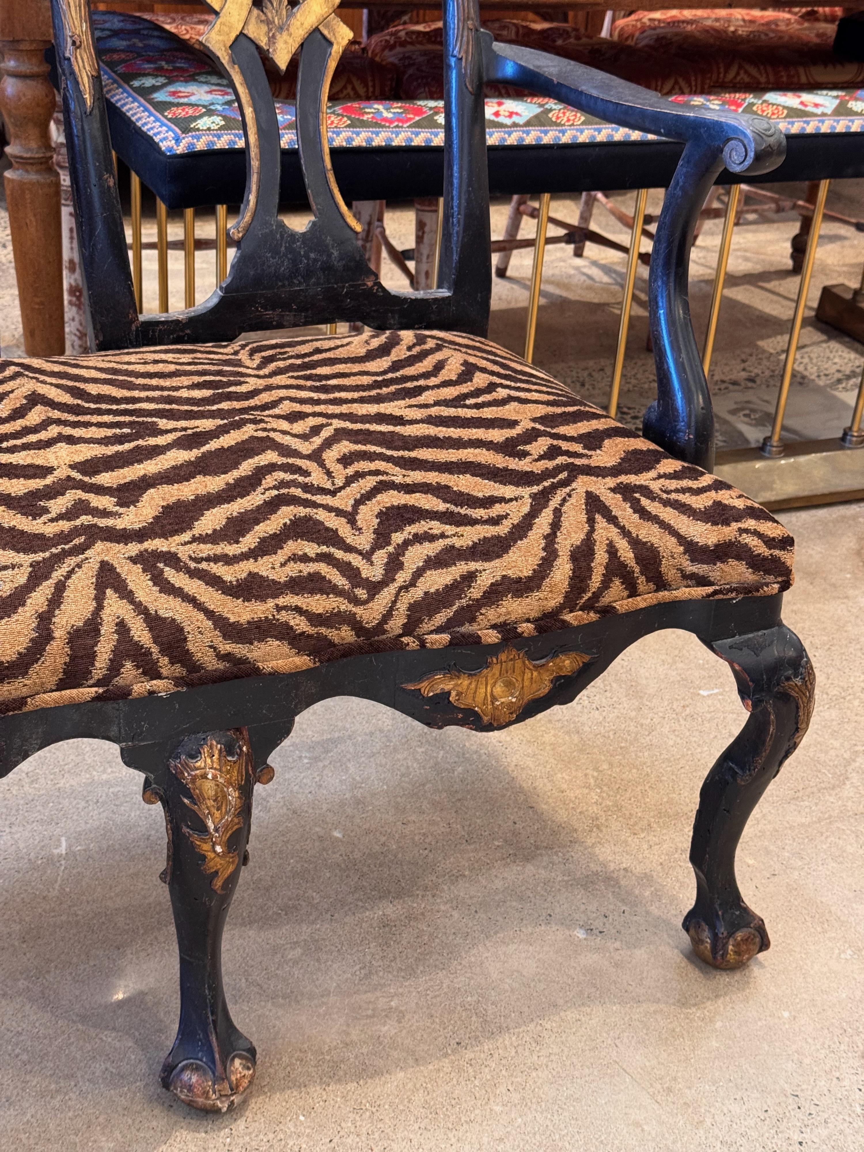 Sillón inglés de principios del siglo XIX pintado y dorado a mano Británico en venta