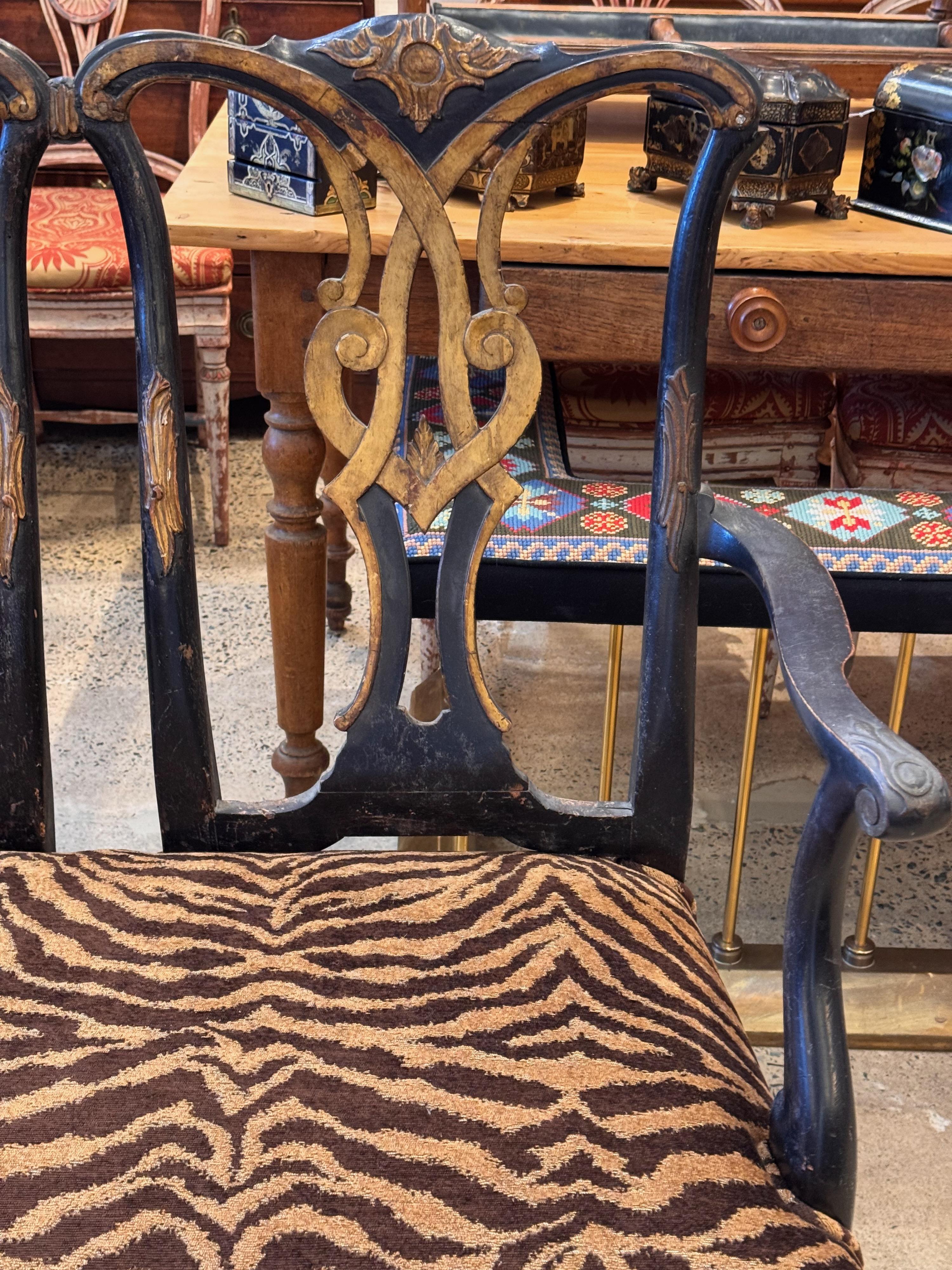 Sillón inglés de principios del siglo XIX pintado y dorado a mano en Bueno estado para la venta en Charlottesville, VA