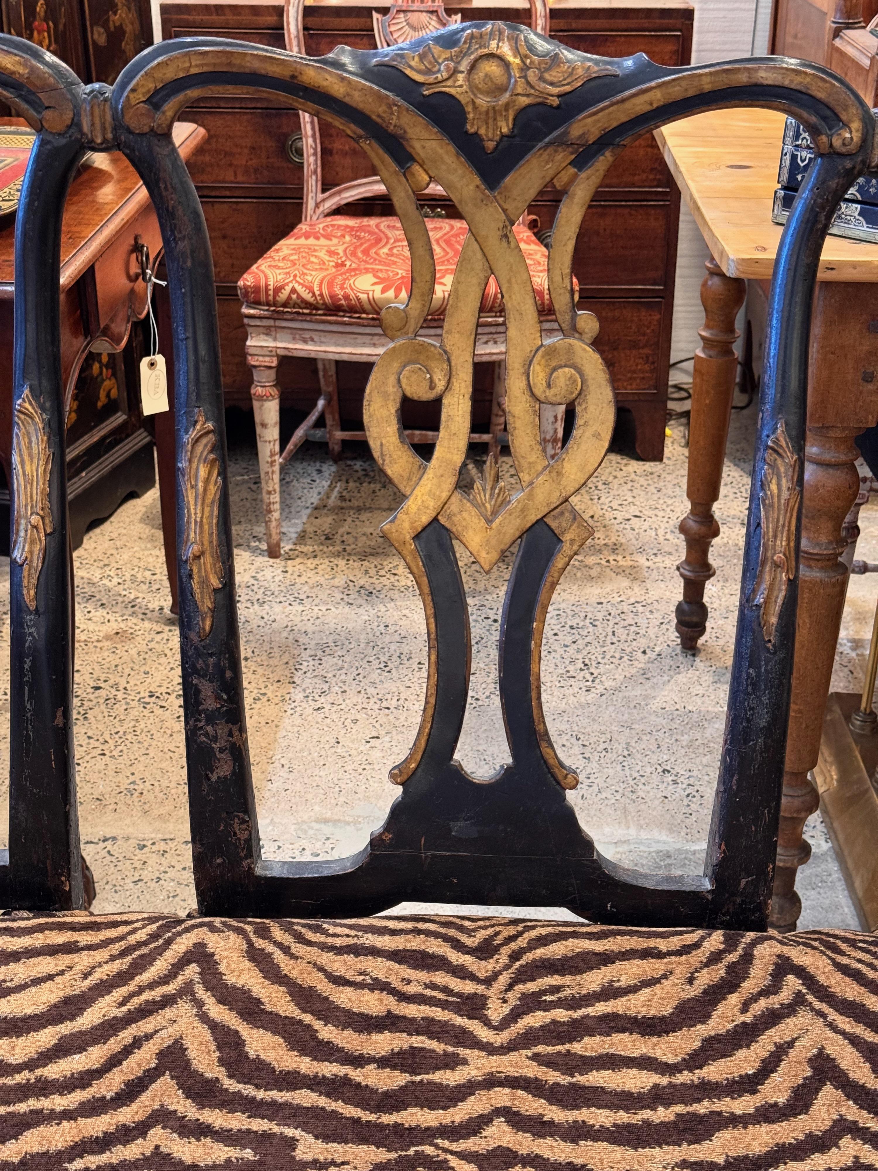 Sillón inglés de principios del siglo XIX pintado y dorado a mano Tapicería en venta