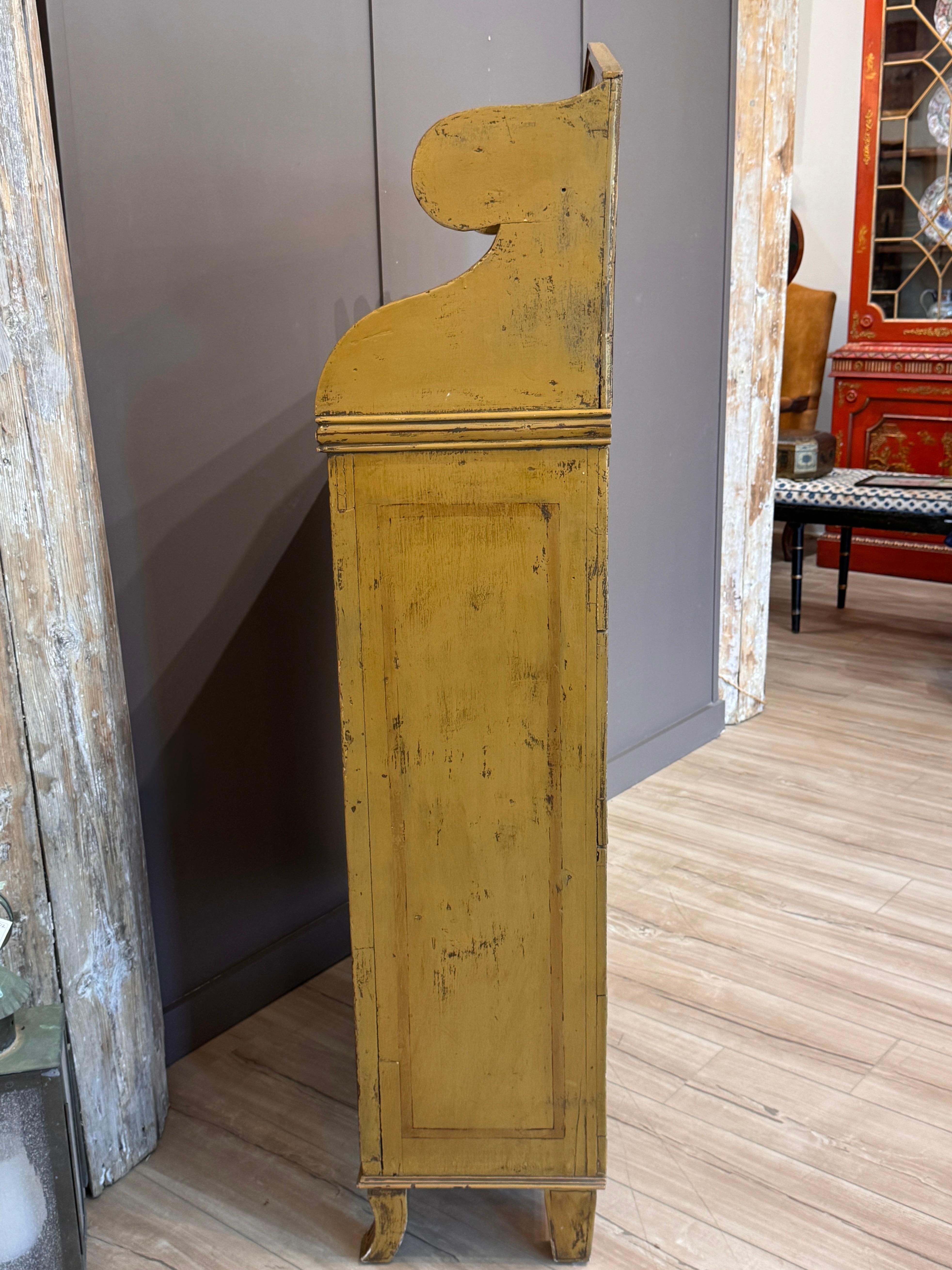 Armadio a baldacchino decorato a vernice dell'inizio del XIX secolo inglese in vendita 7