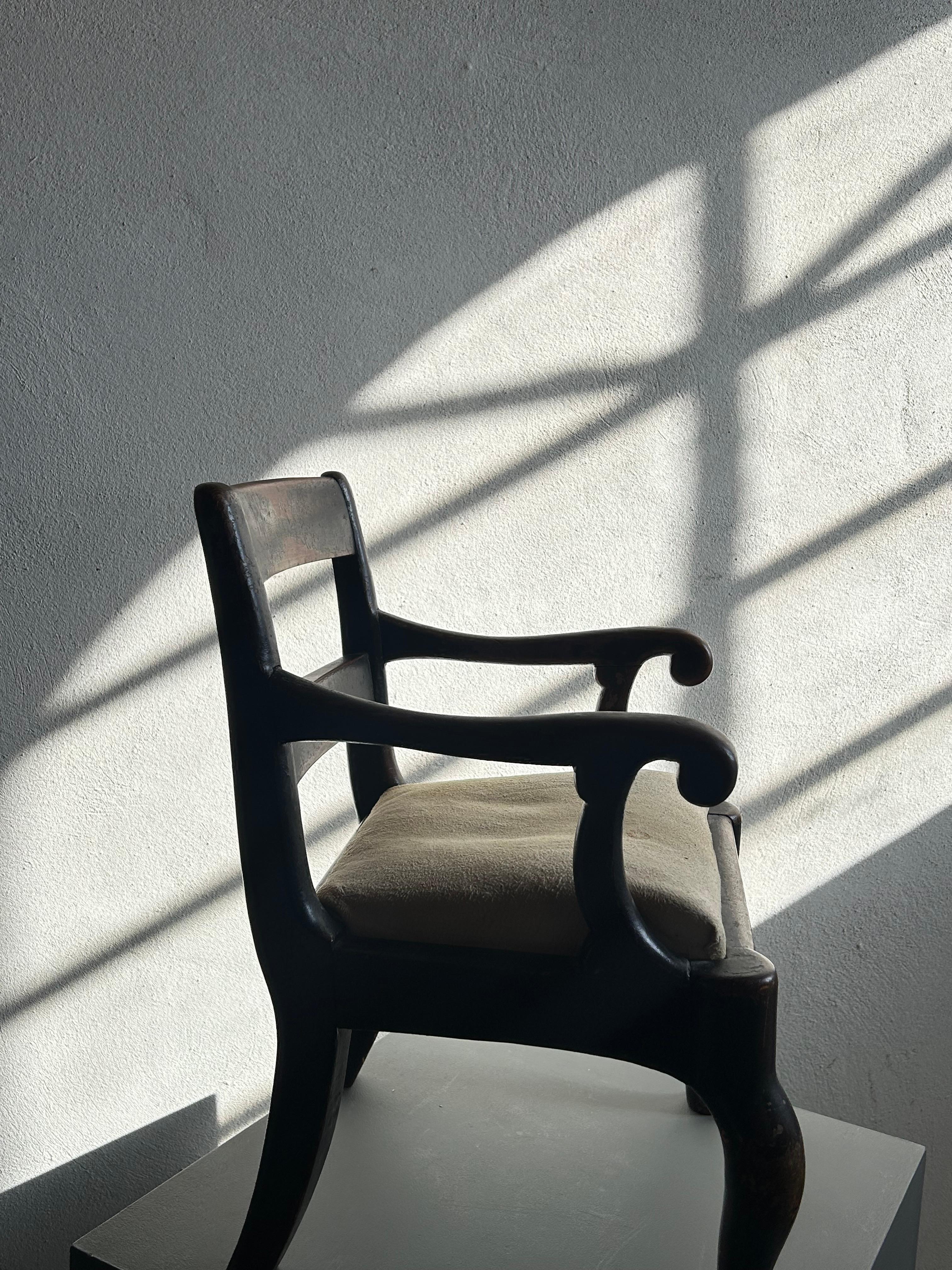 Regency Early 19th Century English Painted Mahogany Children’s Armchair, England 1830’s For Sale