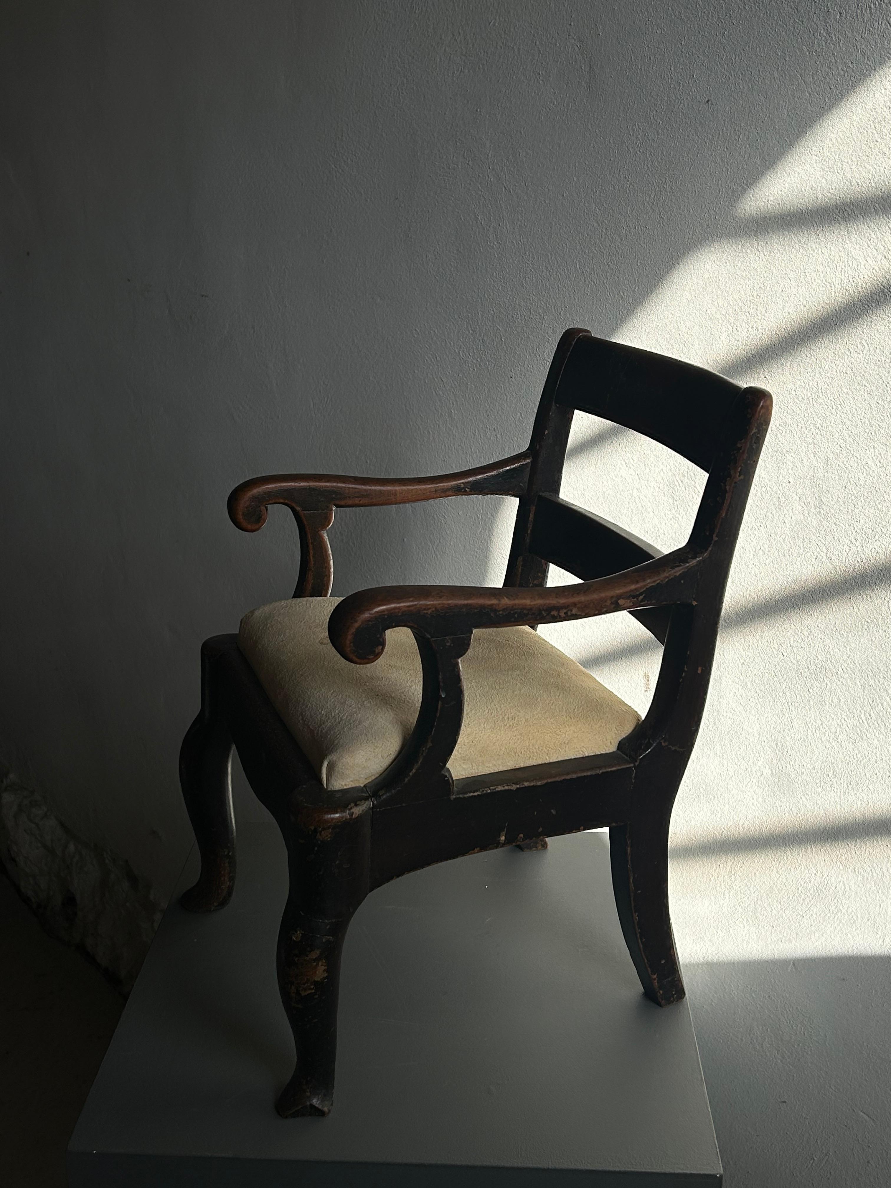 Mid-19th Century Early 19th Century English Painted Mahogany Children’s Armchair, England 1830’s For Sale
