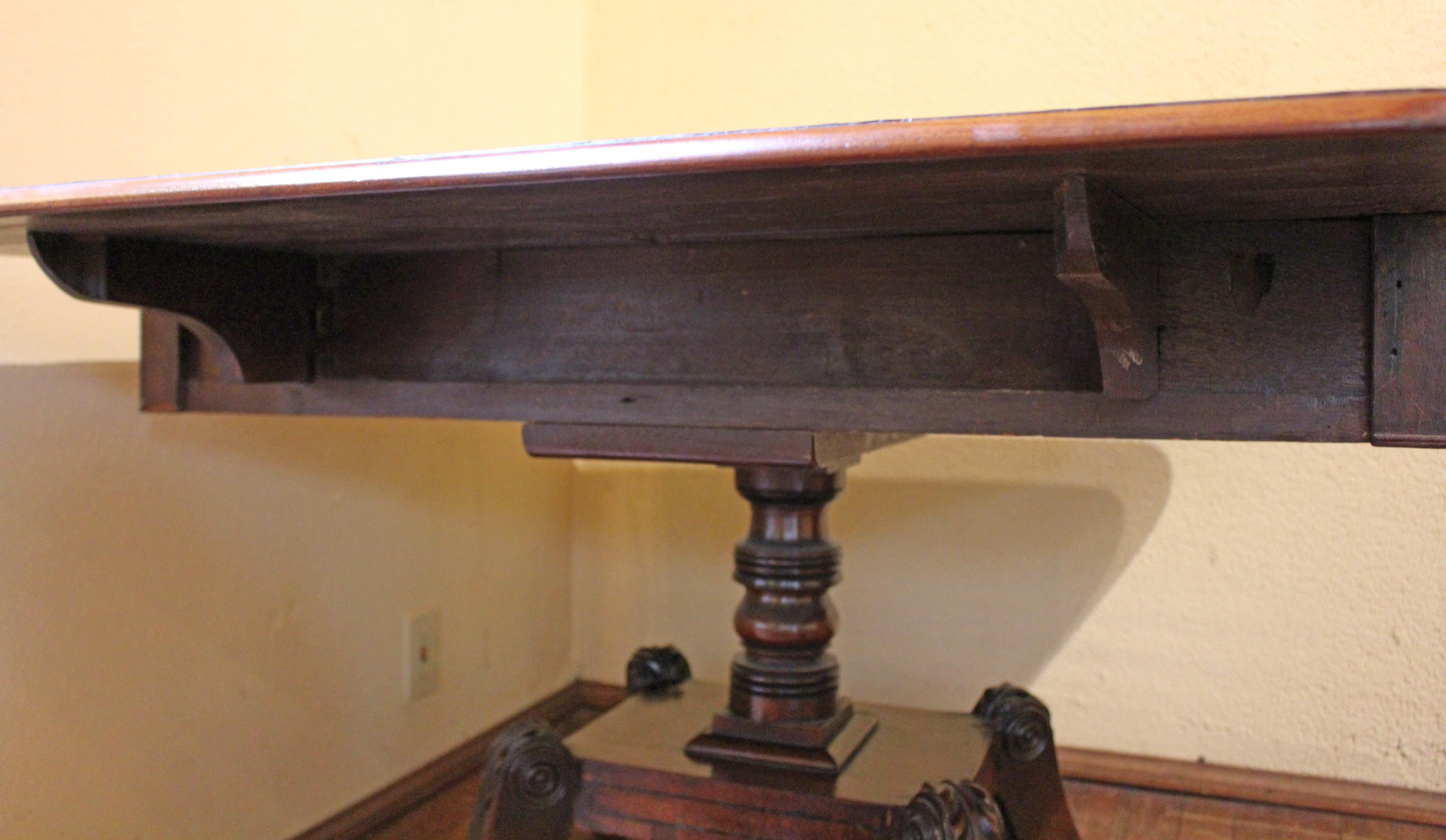 Englischer Pembroke-Tisch aus dem frühen 19. Jahrhundert im Angebot 1