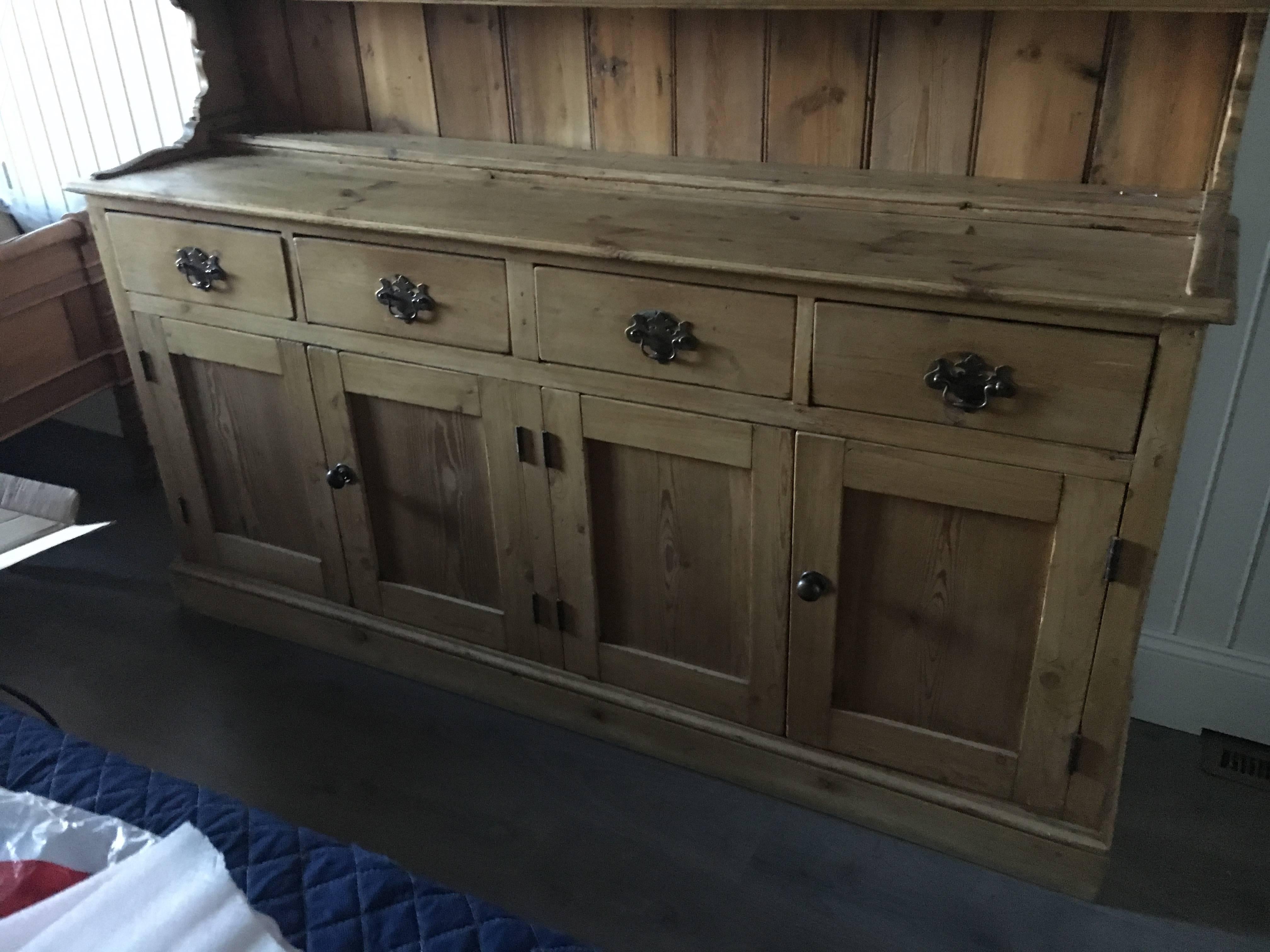 Early 19th Century English Pine Welsh Dresser In Excellent Condition In Buchanan, MI