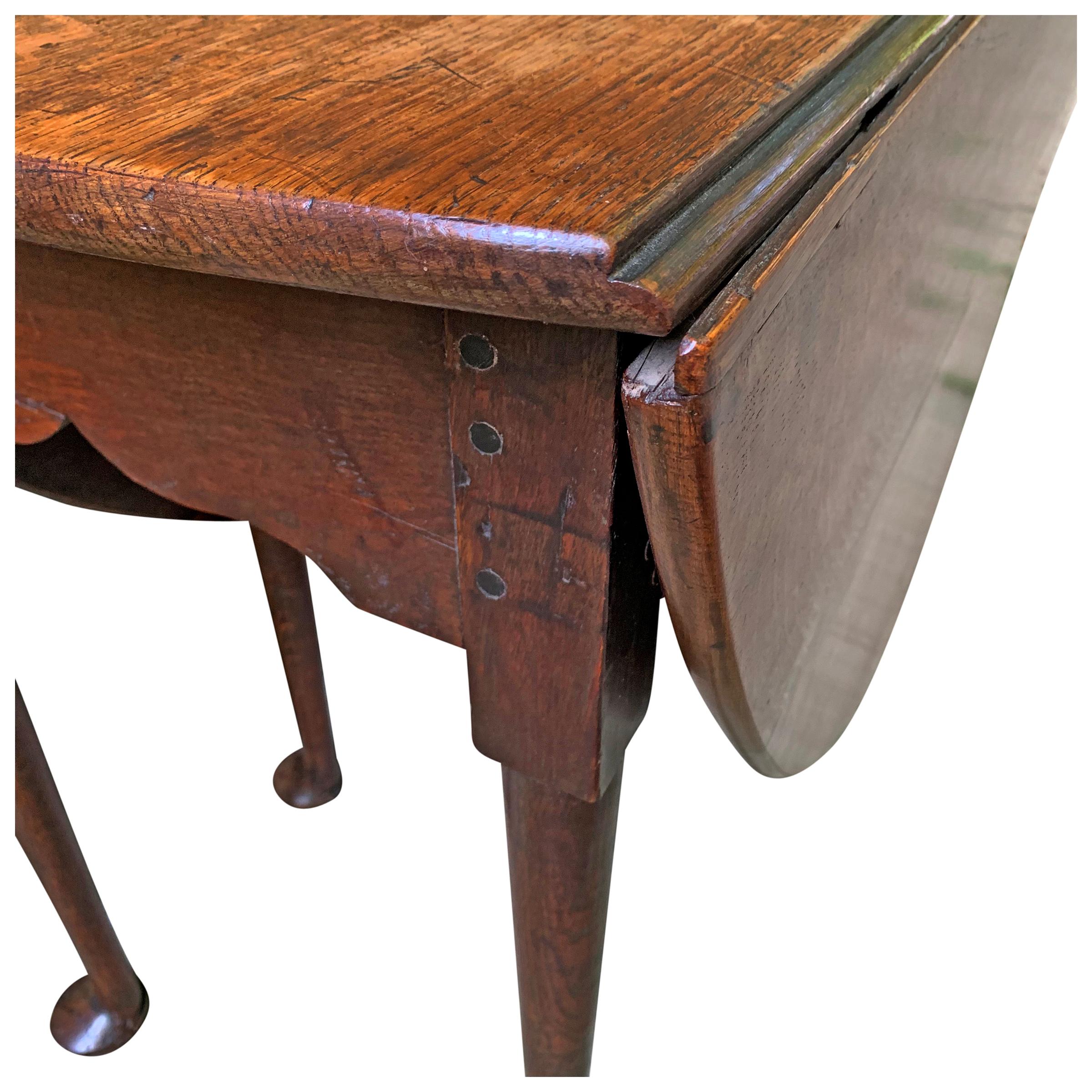 Early 19th Century English Queen Anne Gate-Leg Table 5
