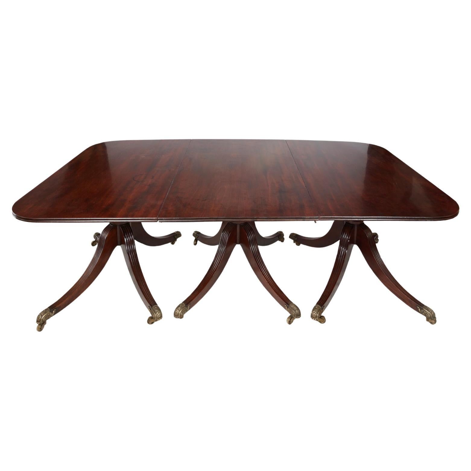 Early 19th Century English Regency Dining Table For Sale