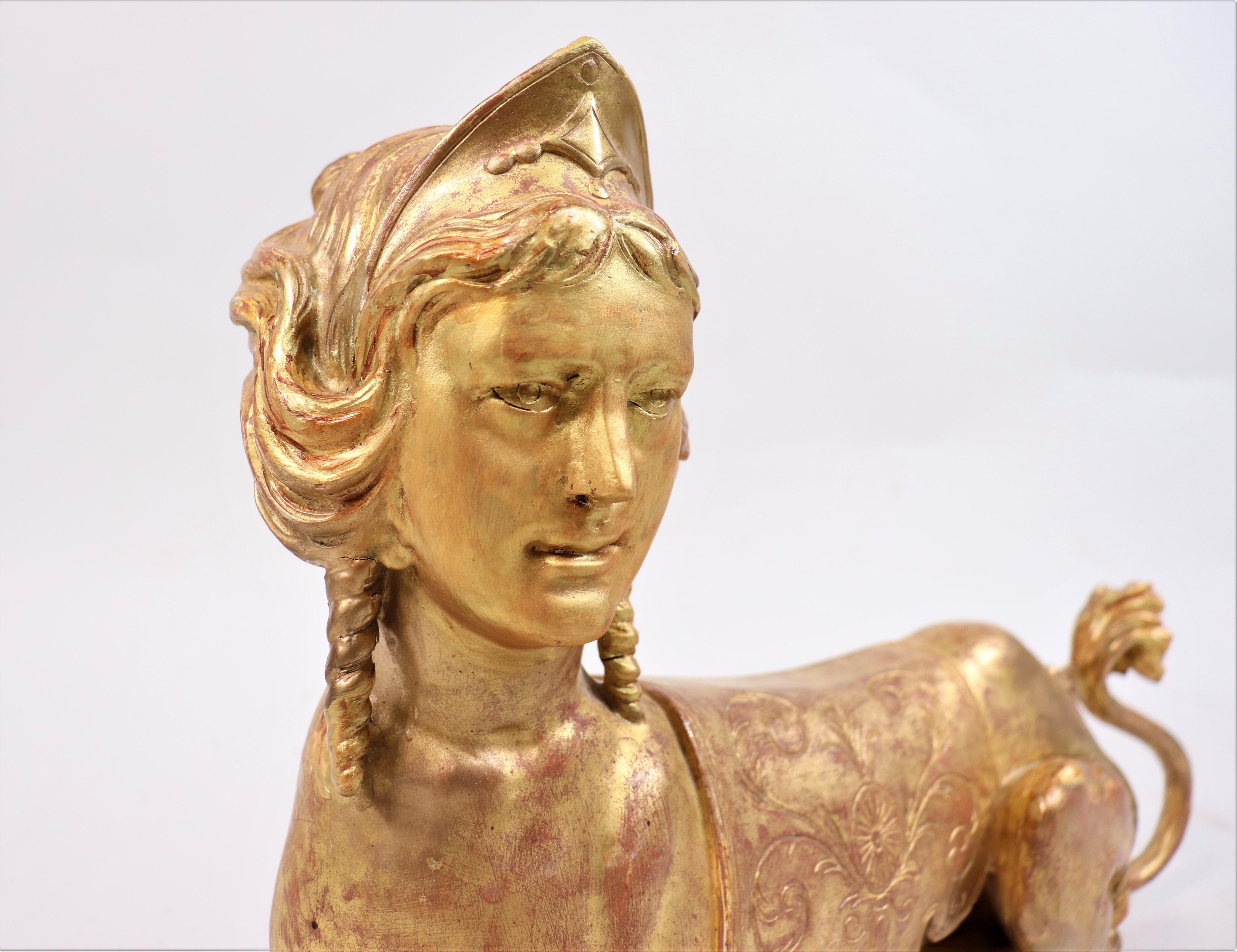 Early 19th Century English Regency Greek Revival Gilt Carving of a Sphinx In Good Condition For Sale In Chicago, IL