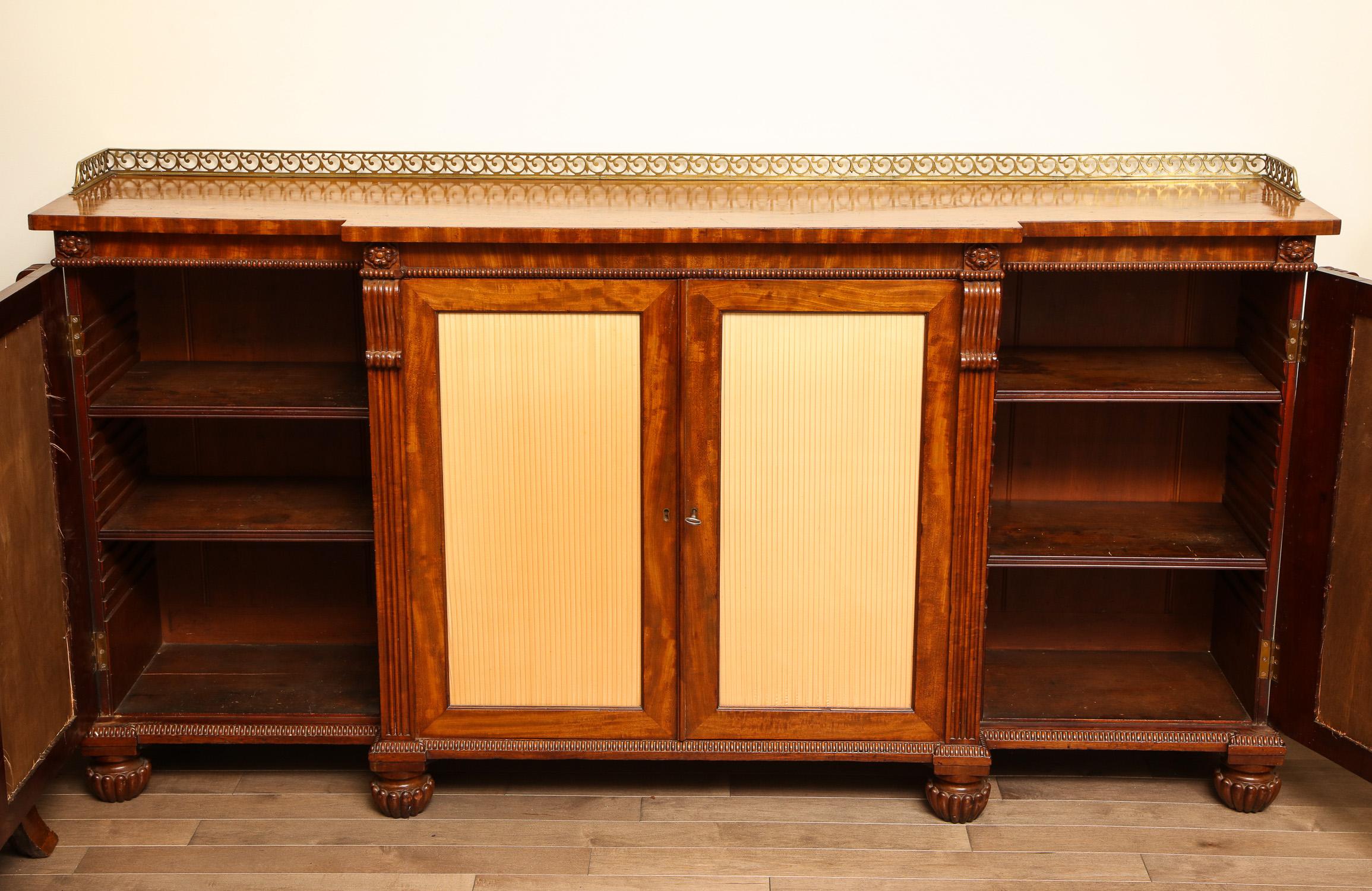 Early 19th Century English Regency Mahogany Cabinet or Bookcase For Sale 9