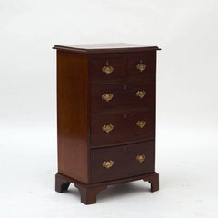 Commode en acajou de style Régence anglaise du début du 19e siècle