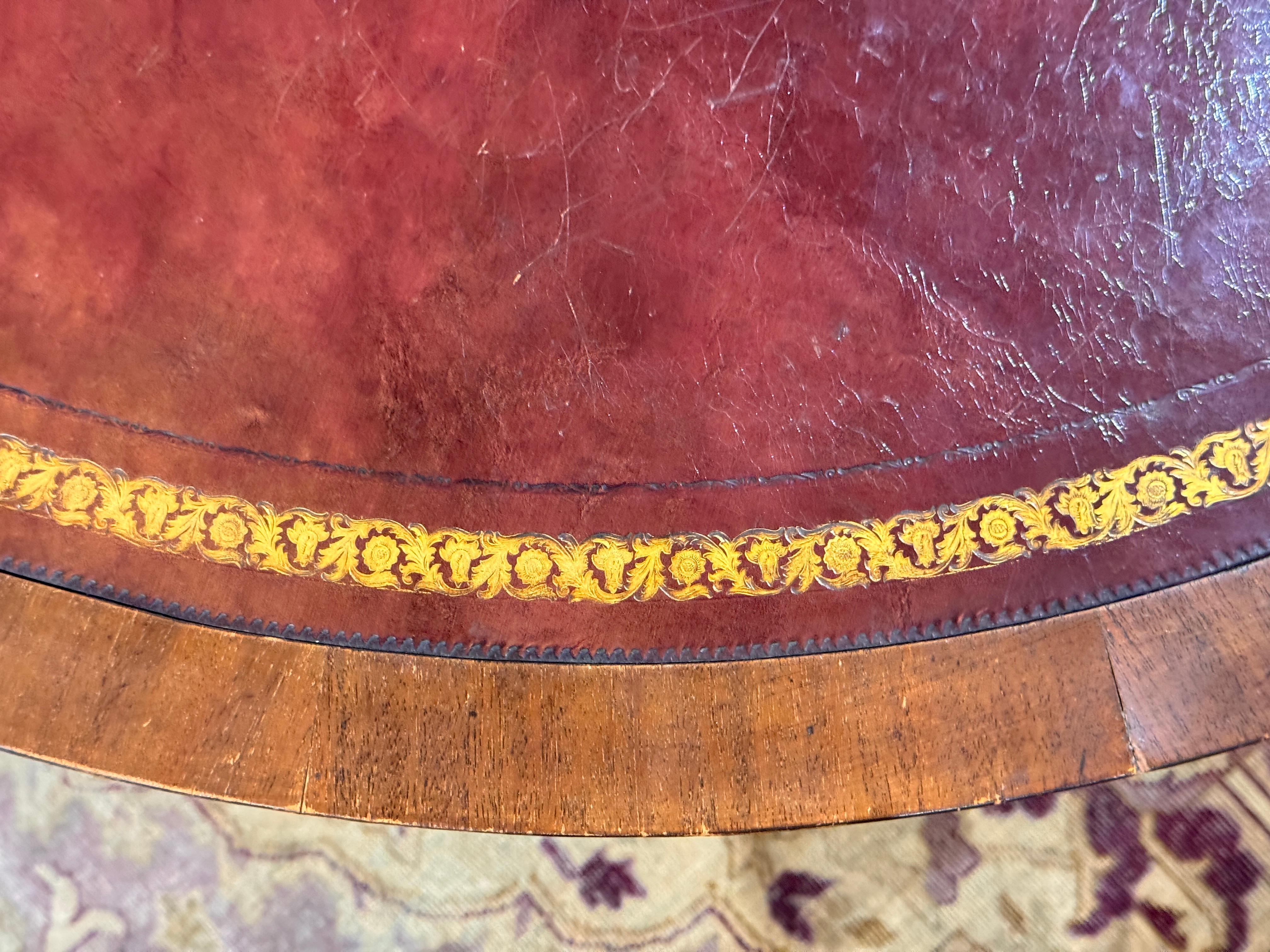 Early 19th Century English Regency Mahogany Drum Table For Sale 7