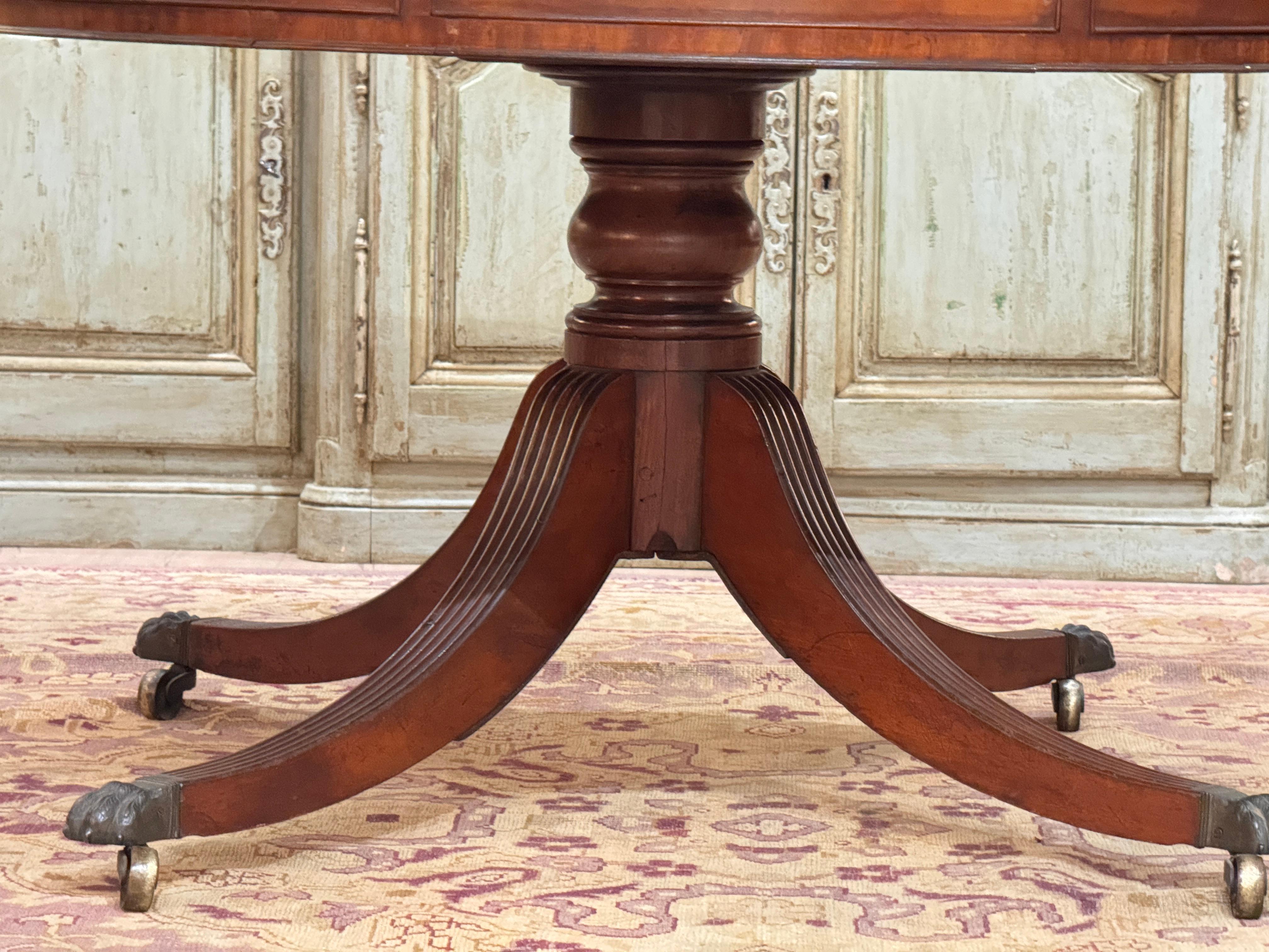 Early 19th Century English Regency Mahogany Drum Table For Sale 1