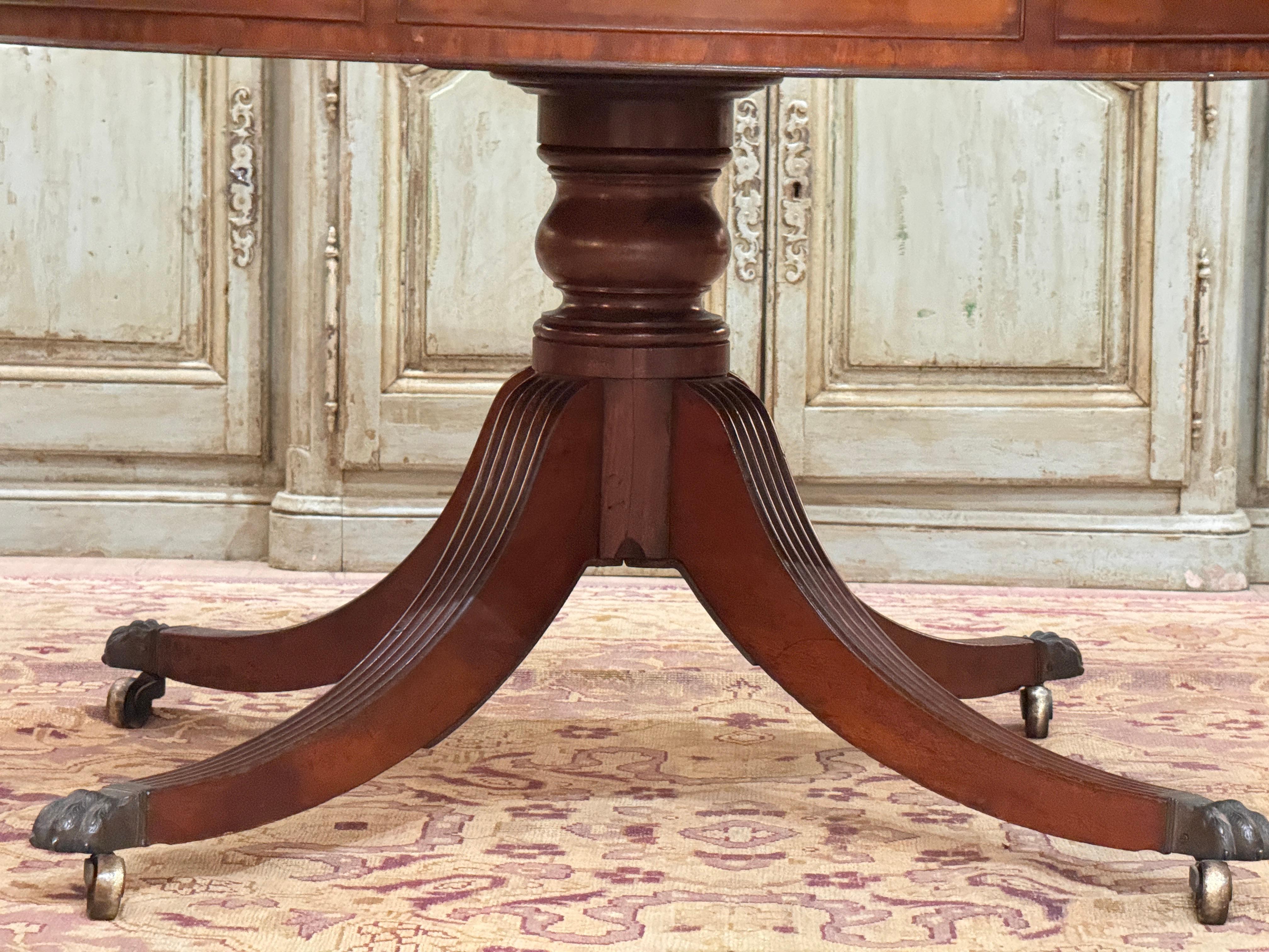 Early 19th Century English Regency Mahogany Drum Table For Sale 2