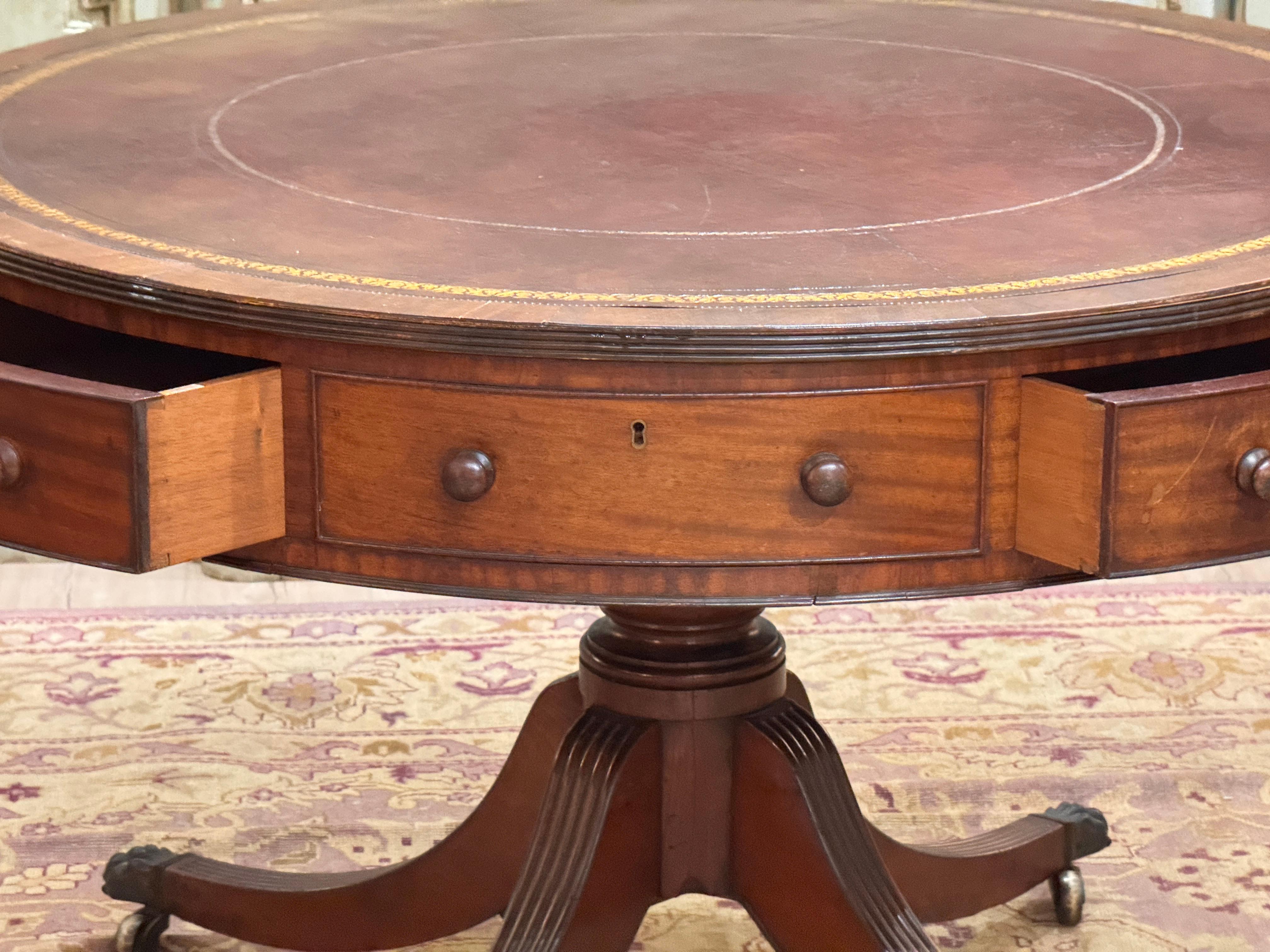 Early 19th Century English Regency Mahogany Drum Table For Sale 3
