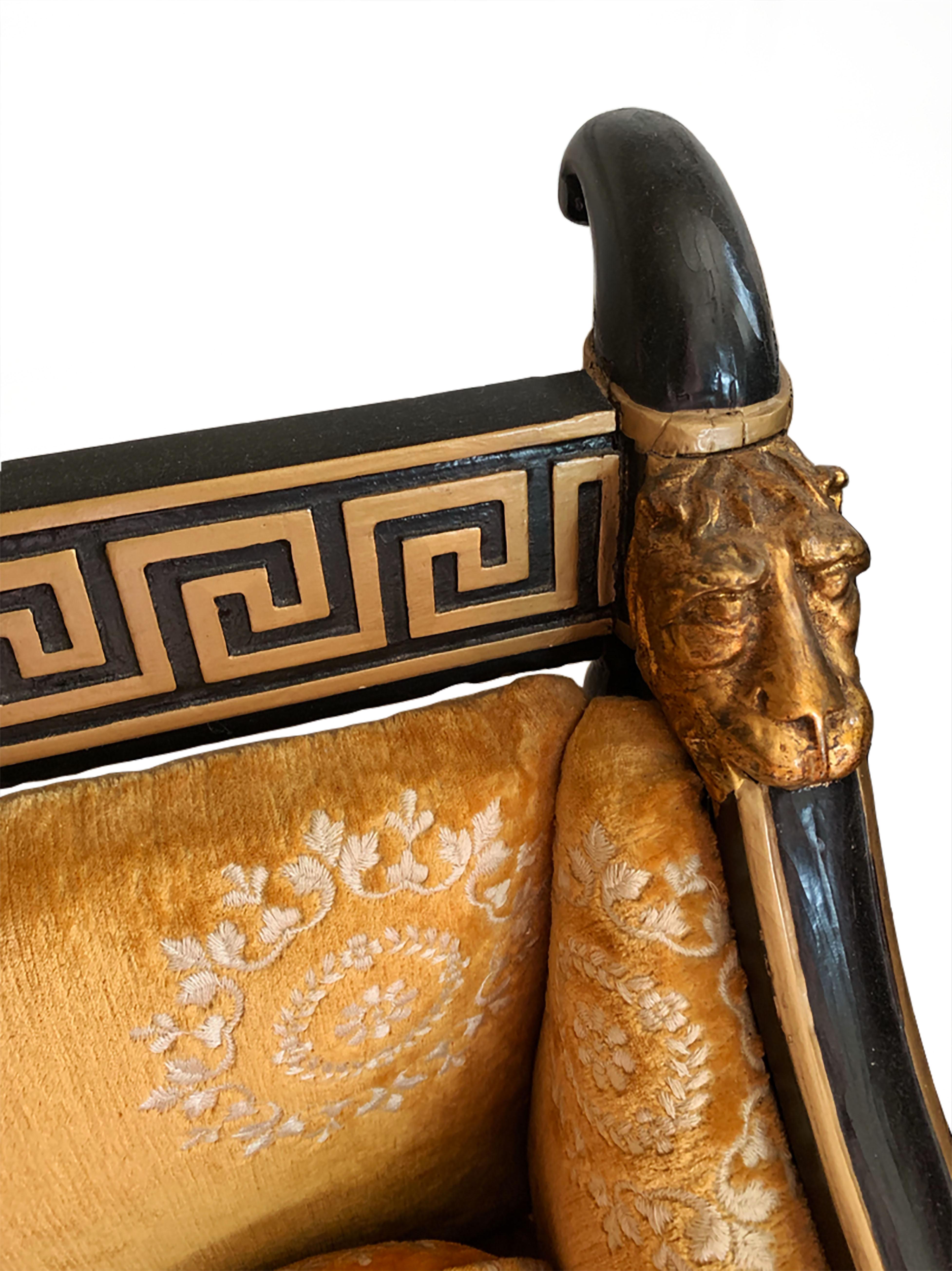 Inglese Divano inglese Regency neoclassico dorato dei primi del XIX secolo in vendita