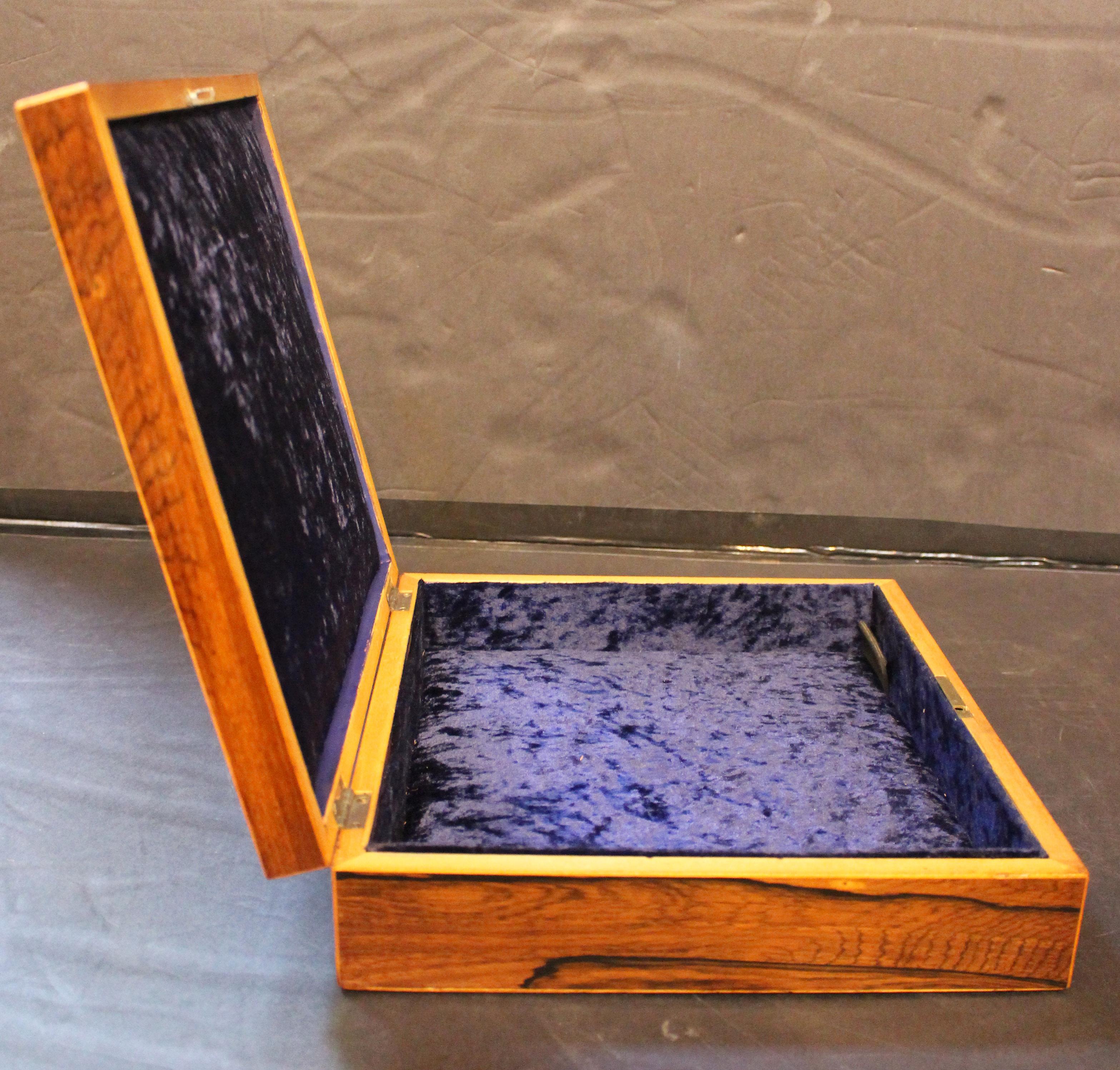 Early 19th Century English Regency Period Jewlery Box For Sale 7
