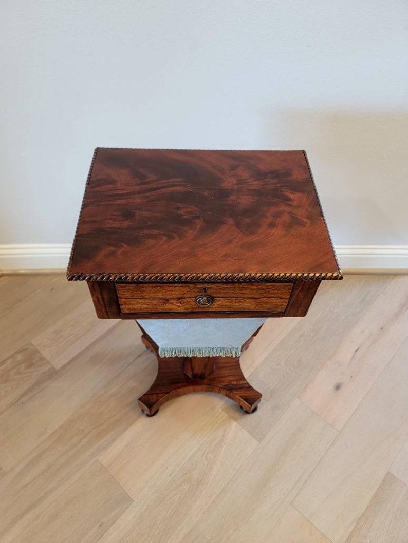 Early 19th Century English Regency Period Sewing Table In Good Condition For Sale In Forney, TX
