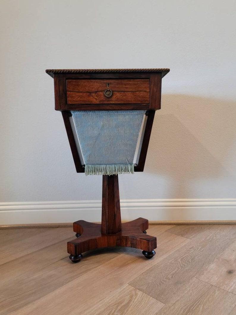 Early 19th Century English Regency Period Sewing Table For Sale 1