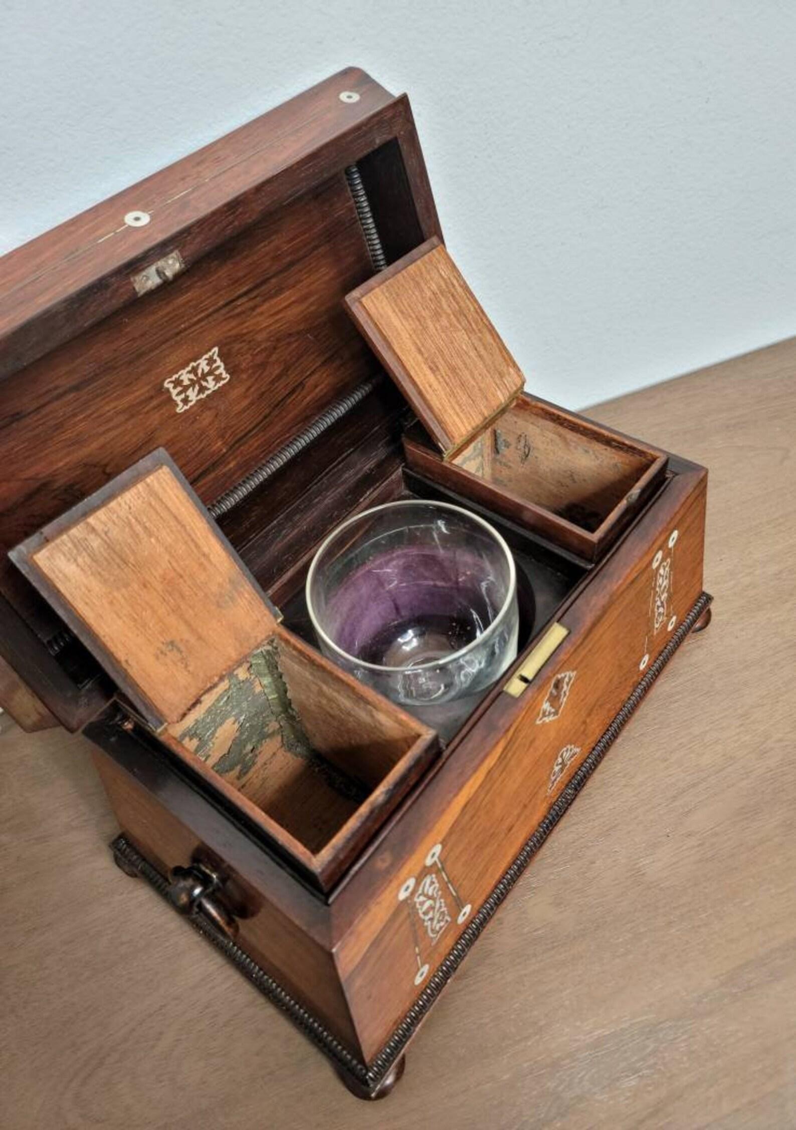 Boîte à thé de style Régence anglaise du début du 19e siècle en bois de rose et nacre Bon état - En vente à Forney, TX
