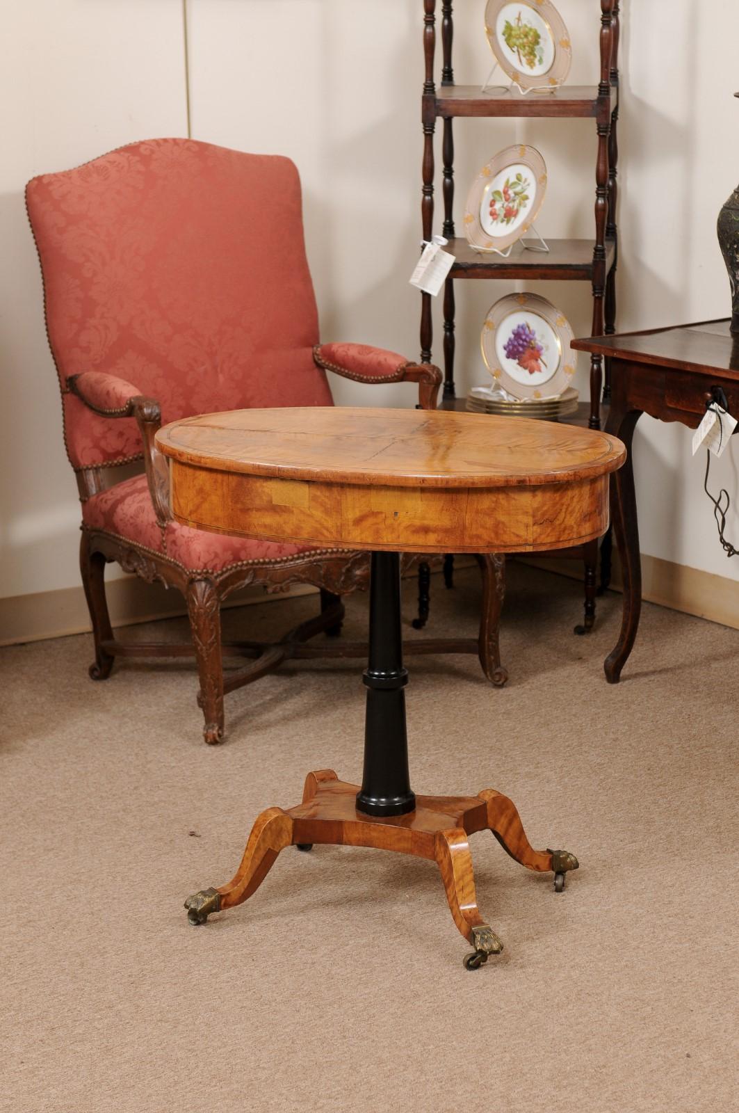 Early 19th Century English Regency Satinwood & Ebonized Oval Work Table In Good Condition For Sale In Atlanta, GA