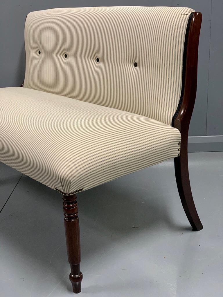 Early 19th Century English Regency Window Seat Finished with Buttoned Ticking In Good Condition In Uppingham, Rutland
