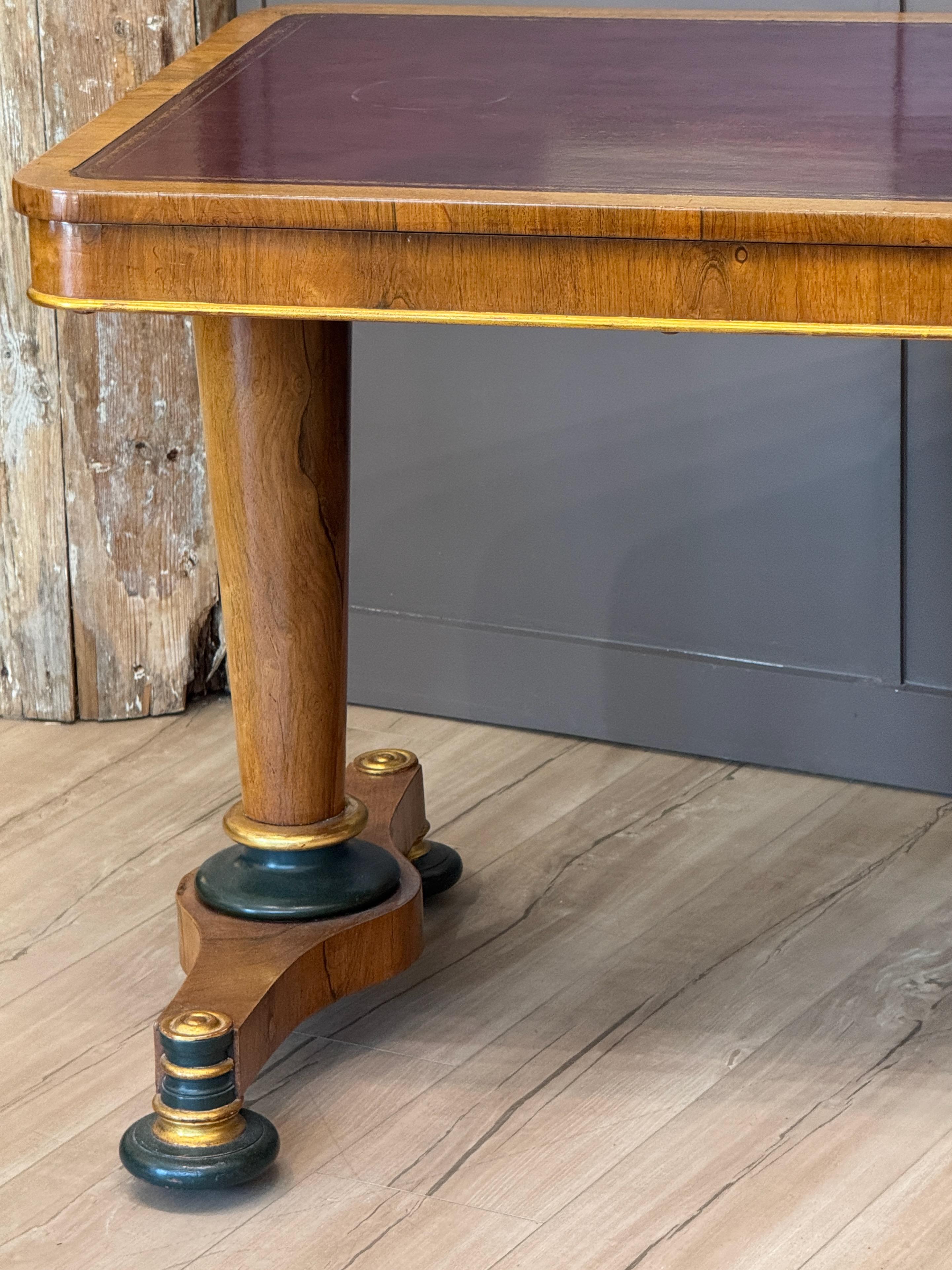 Early 19th Century English Rosewood Library Table With Tooled Leather Top In Good Condition For Sale In Charlottesville, VA