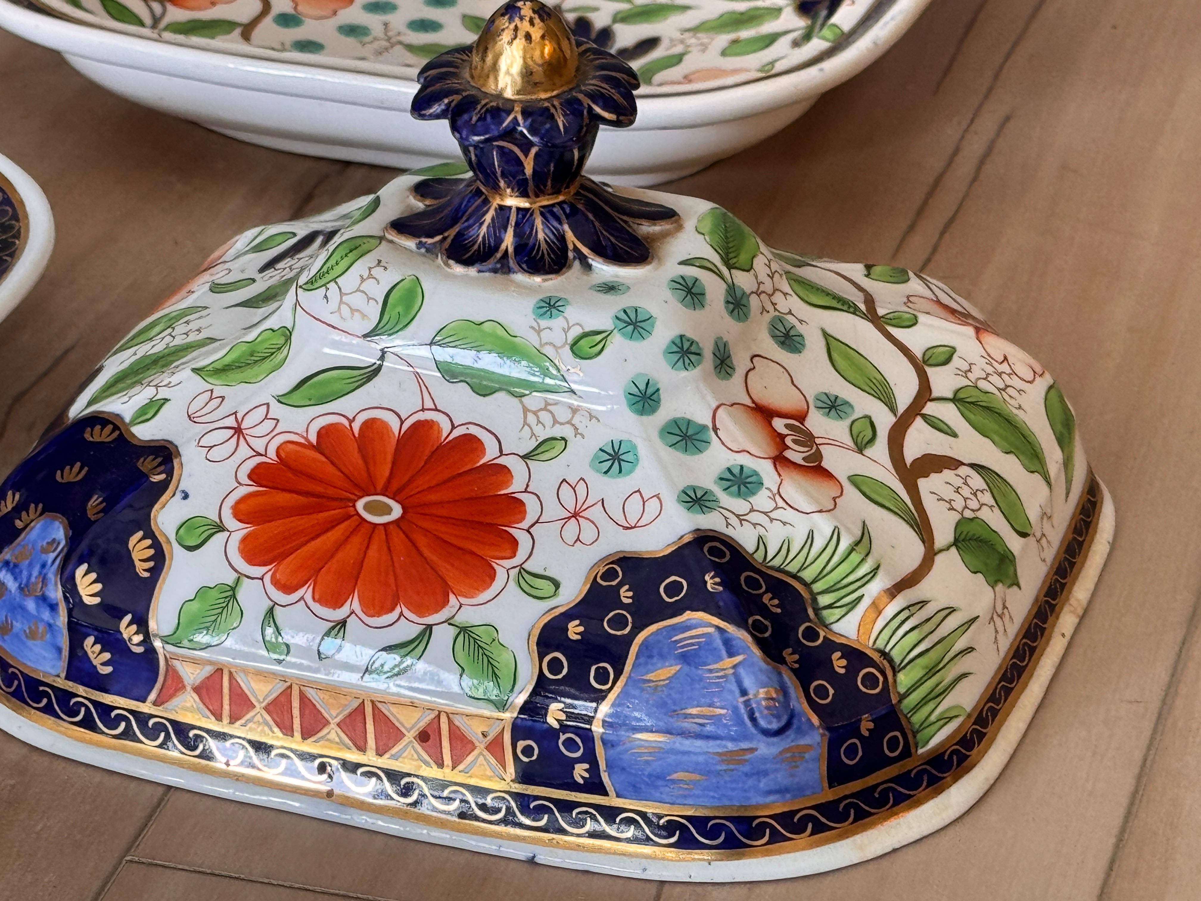 Early 19th Century English Spode Goudy Dutch China Serving Set For Sale 4