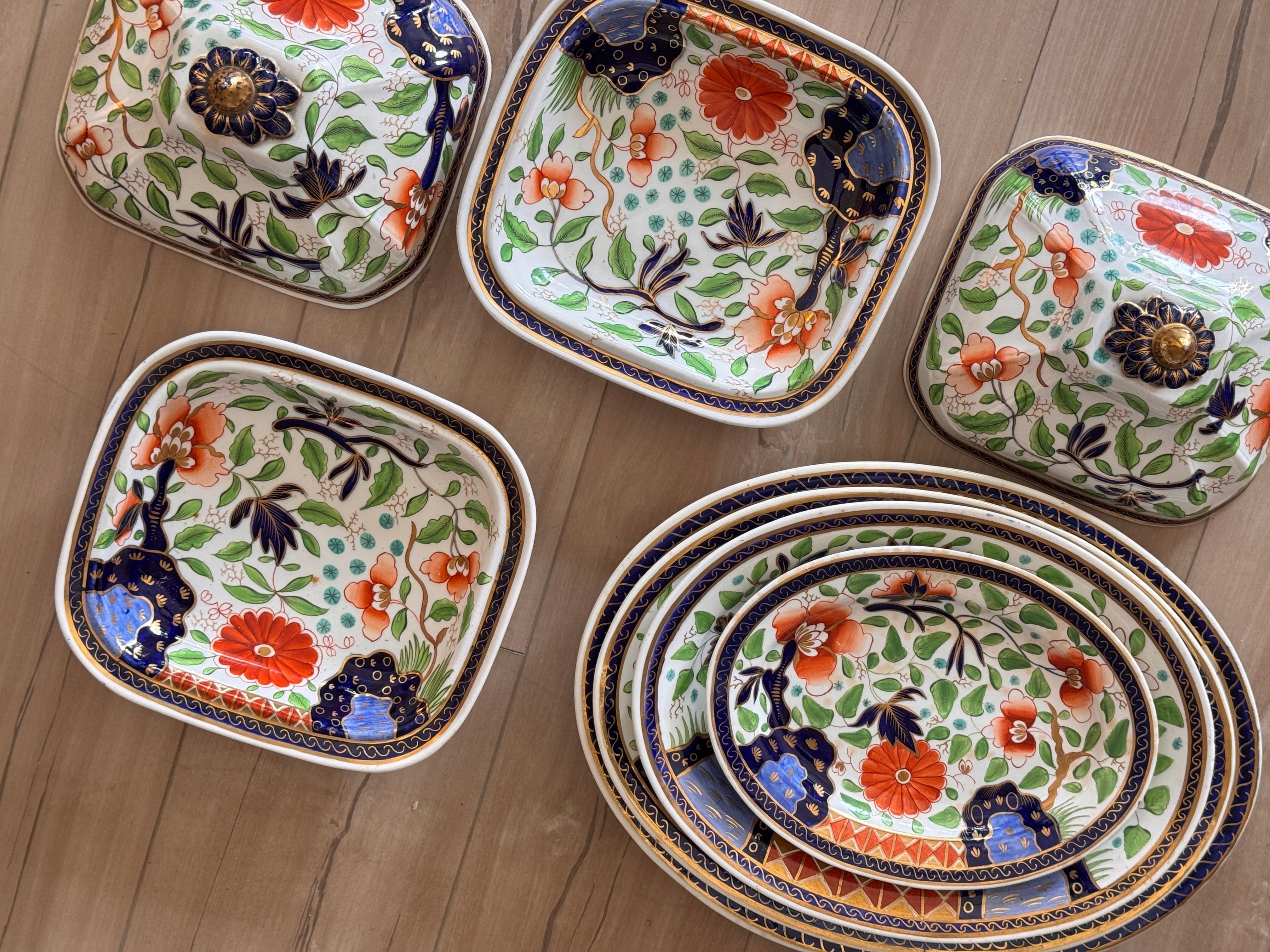 Porcelain Early 19th Century English Spode Goudy Dutch China Serving Set For Sale