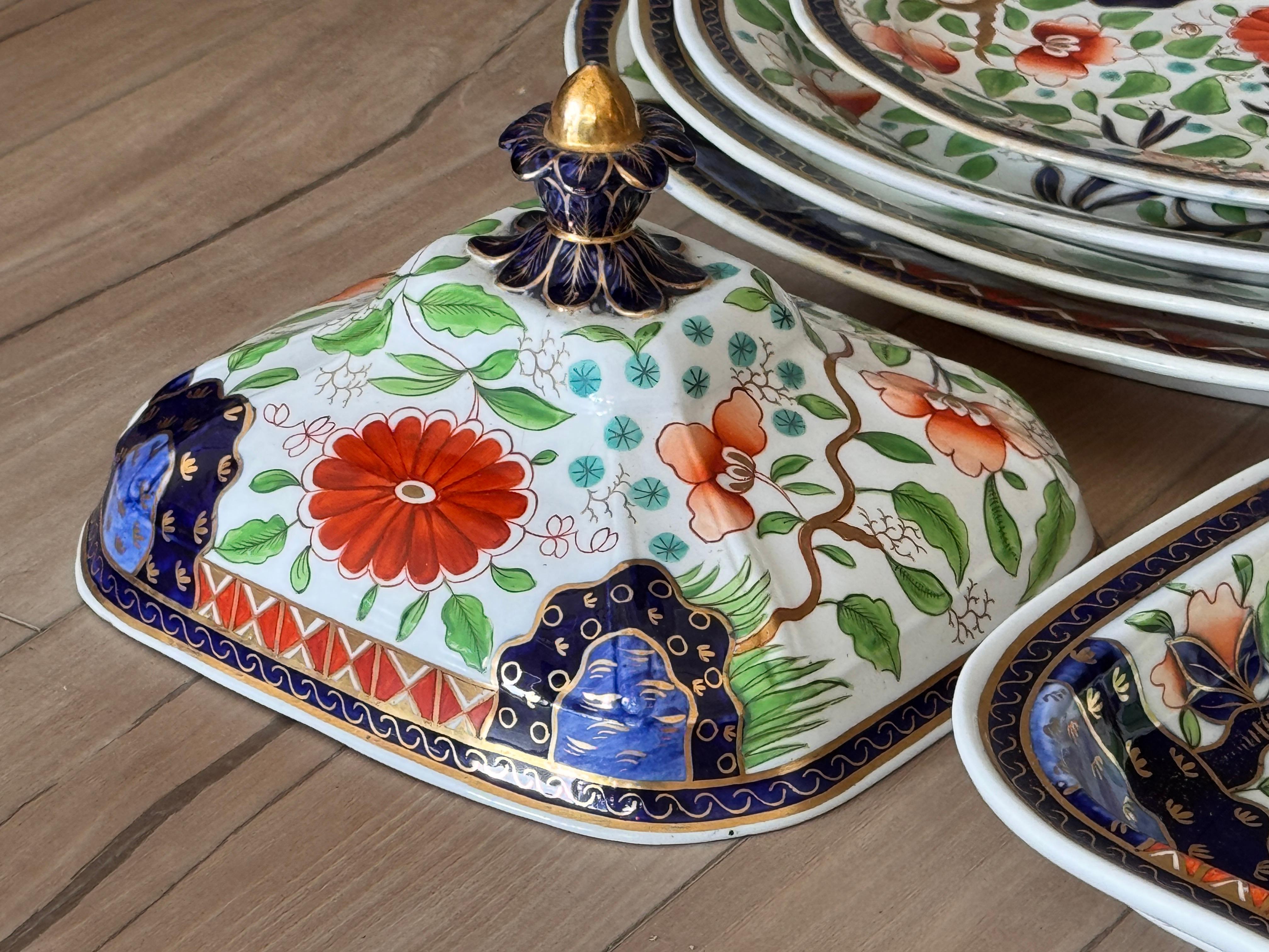 Early 19th Century English Spode Goudy Dutch China Serving Set For Sale 3
