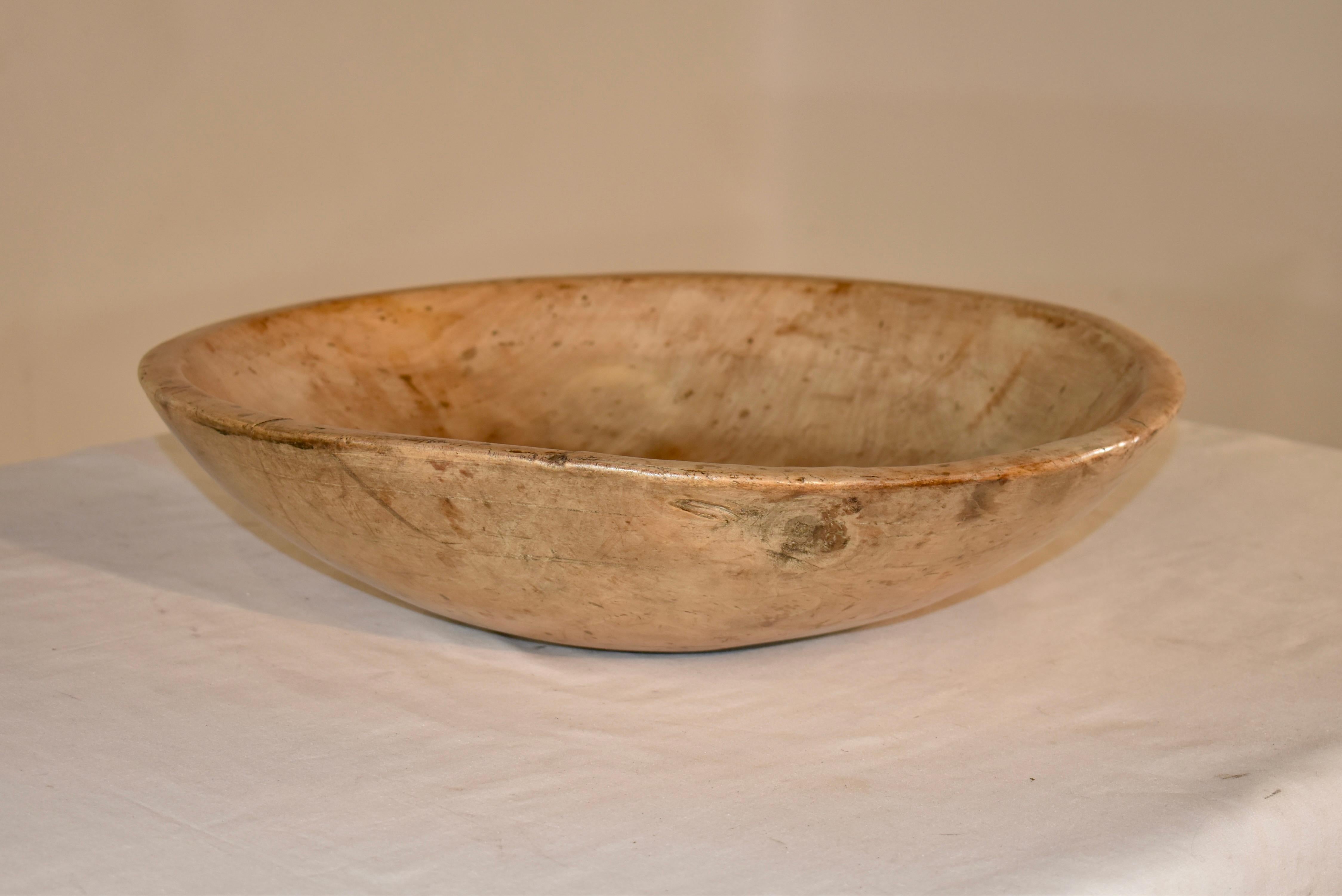 Early 19th Century English Sycamore Bowl In Good Condition For Sale In High Point, NC