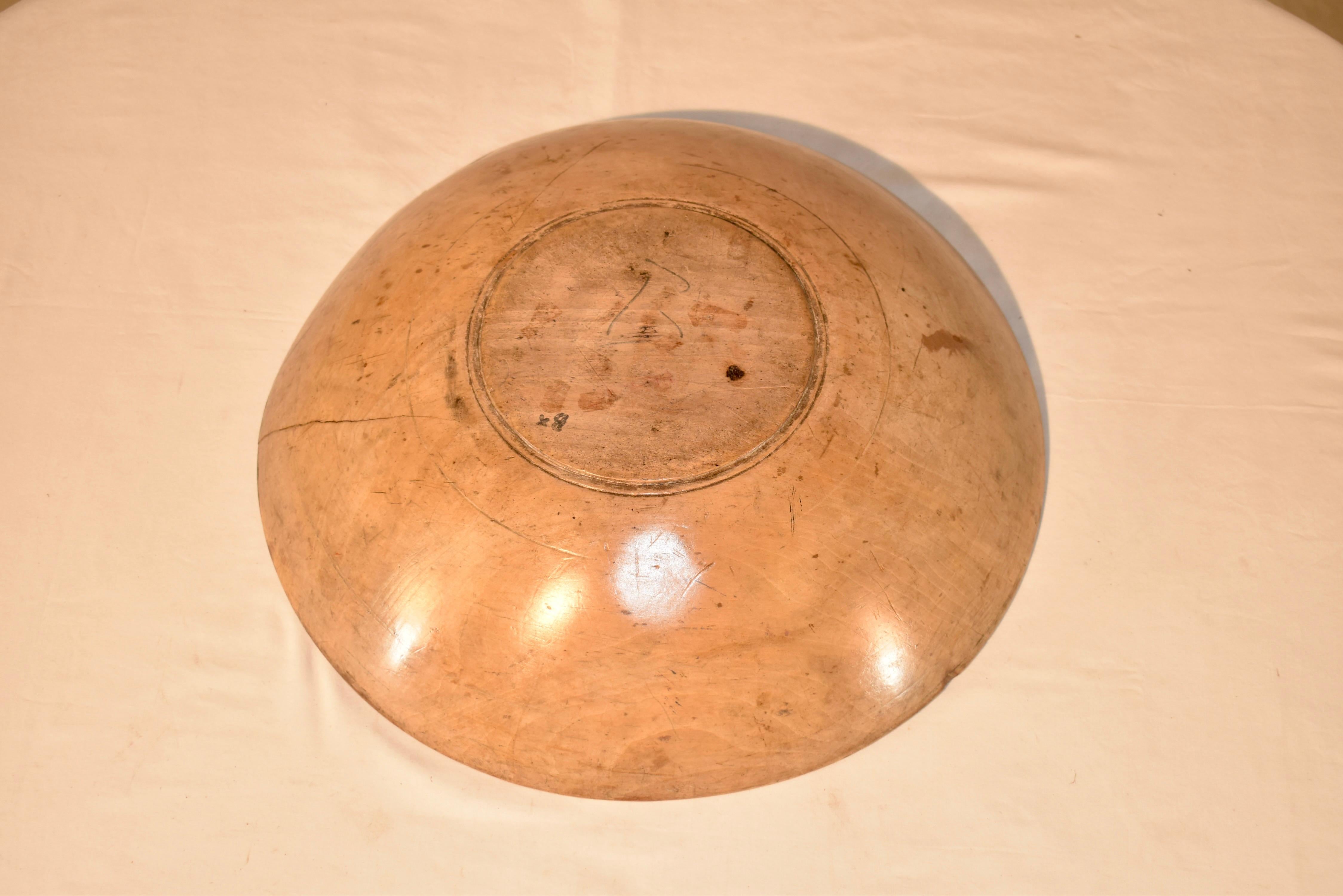 Early 19th Century English Sycamore Bowl For Sale 3