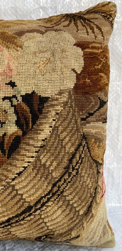 Almohada tapiz inglés de principios del siglo XIX - 15" X 10"