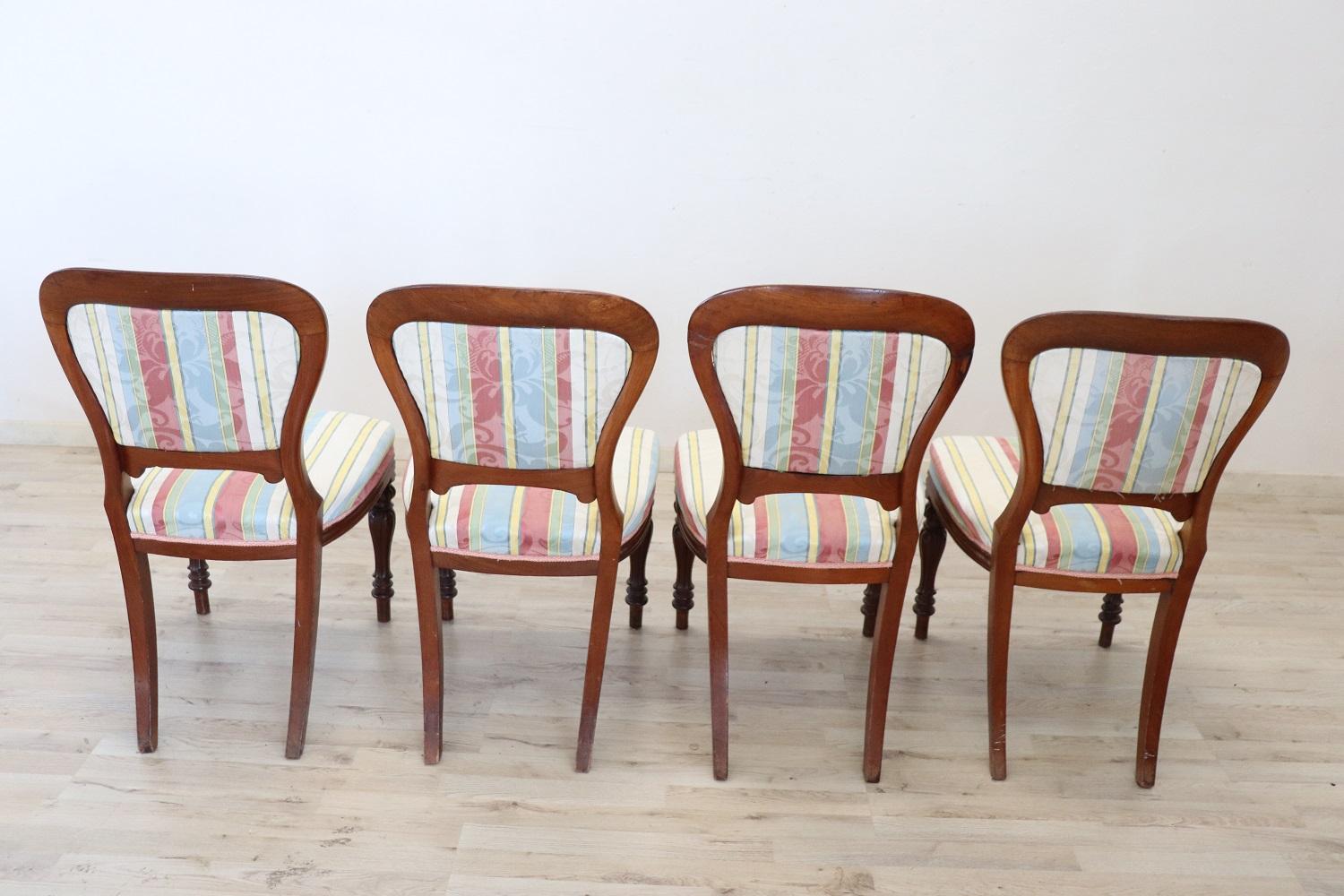 Early 19th Century English Victorian Carved Mahogany Set of Four Antique Chairs For Sale 5