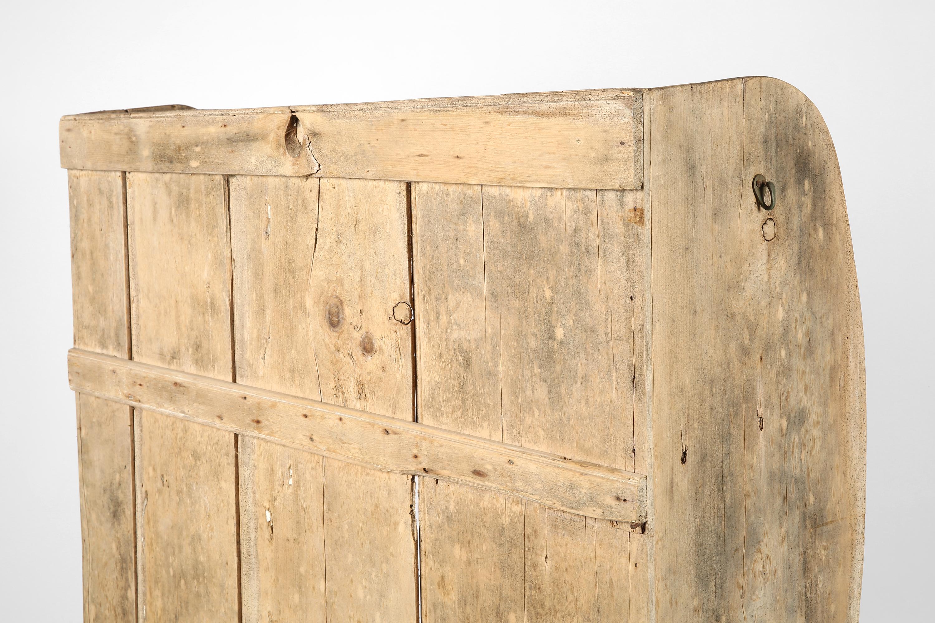 Early 19th Century English Wabi Sabi Sun-Bleached Pine Settle Bench For Sale 7
