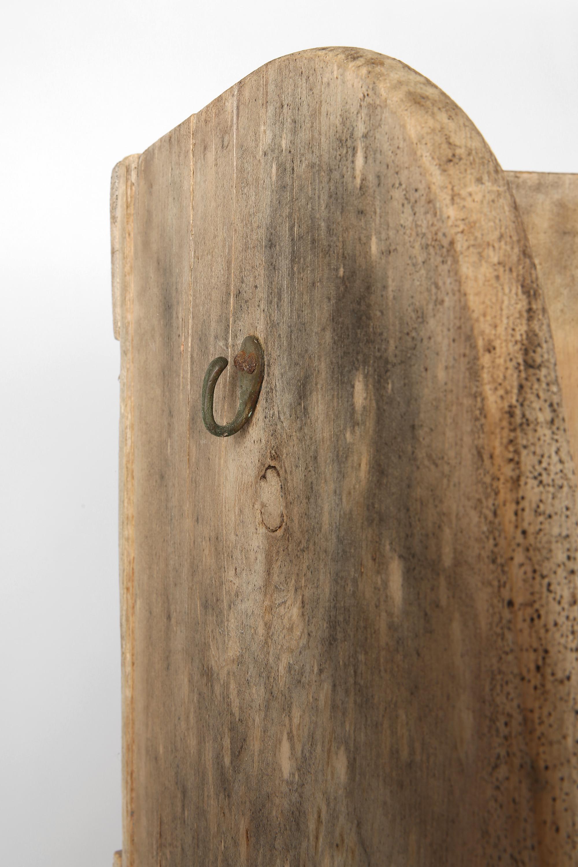 Early 19th Century English Wabi Sabi Sun-Bleached Pine Settle Bench For Sale 15