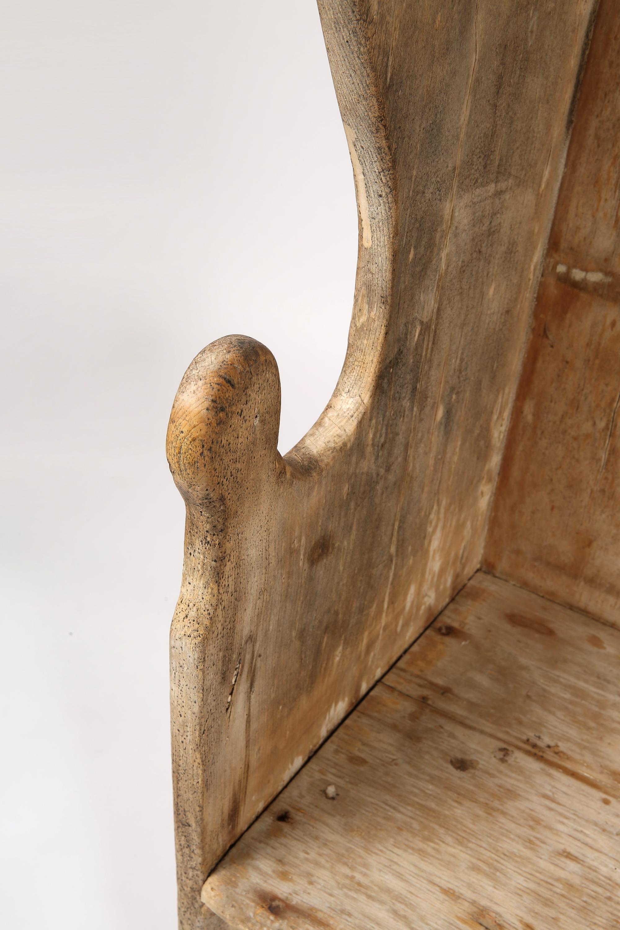 Early 19th Century English Wabi Sabi Sun-Bleached Pine Settle Bench For Sale 1