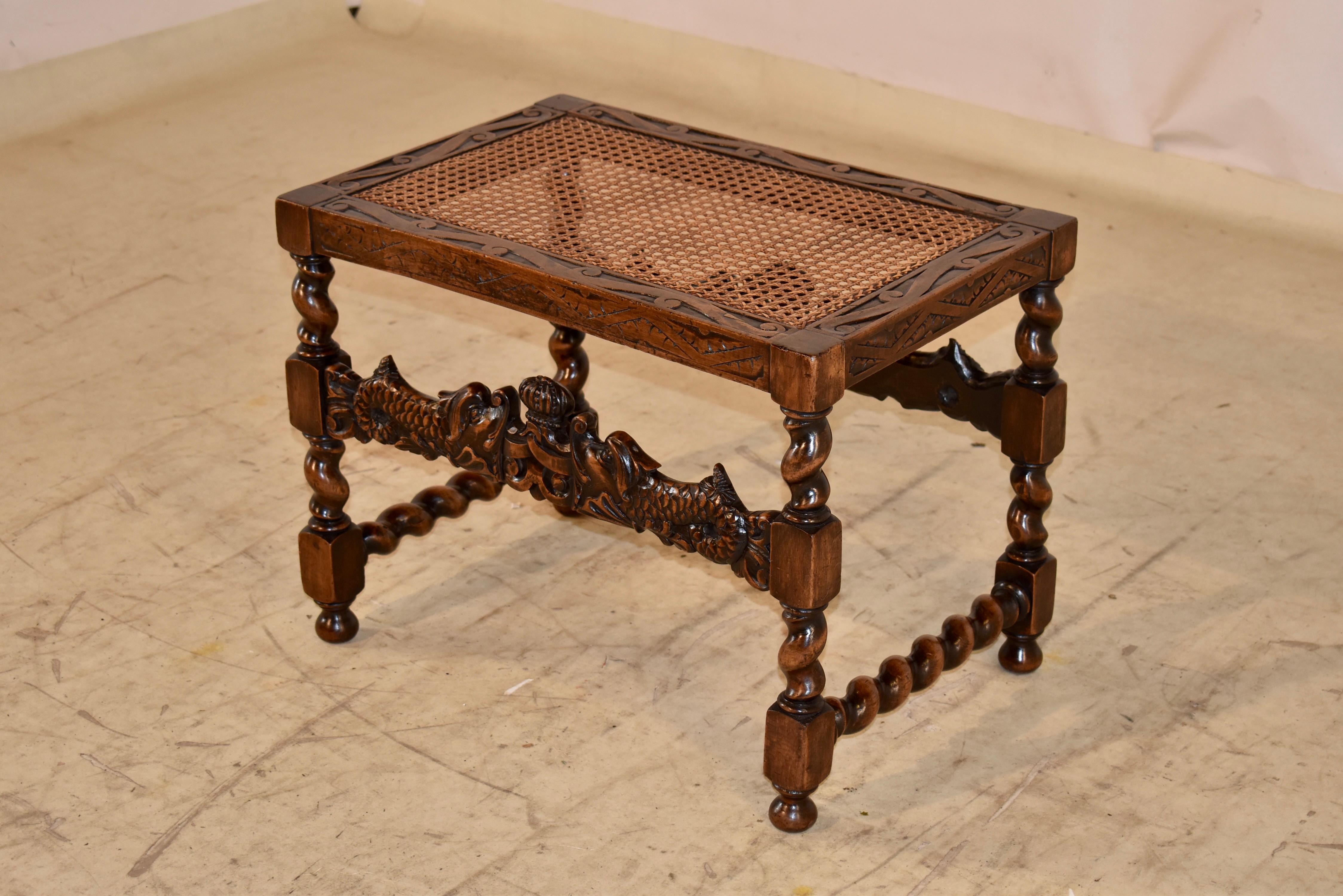 Tabouret en noyer anglais du début du 19e siècle Bon état - En vente à High Point, NC