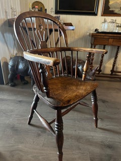 Early 19th Century English Windsor chair, Unusual Small ScaleGreat Color Patina.