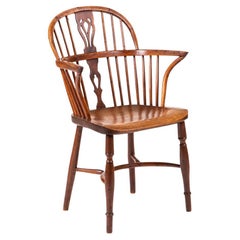 Fauteuil Windsor en orme et if anglais du début du 19e siècle avec accoudoirs façonnés