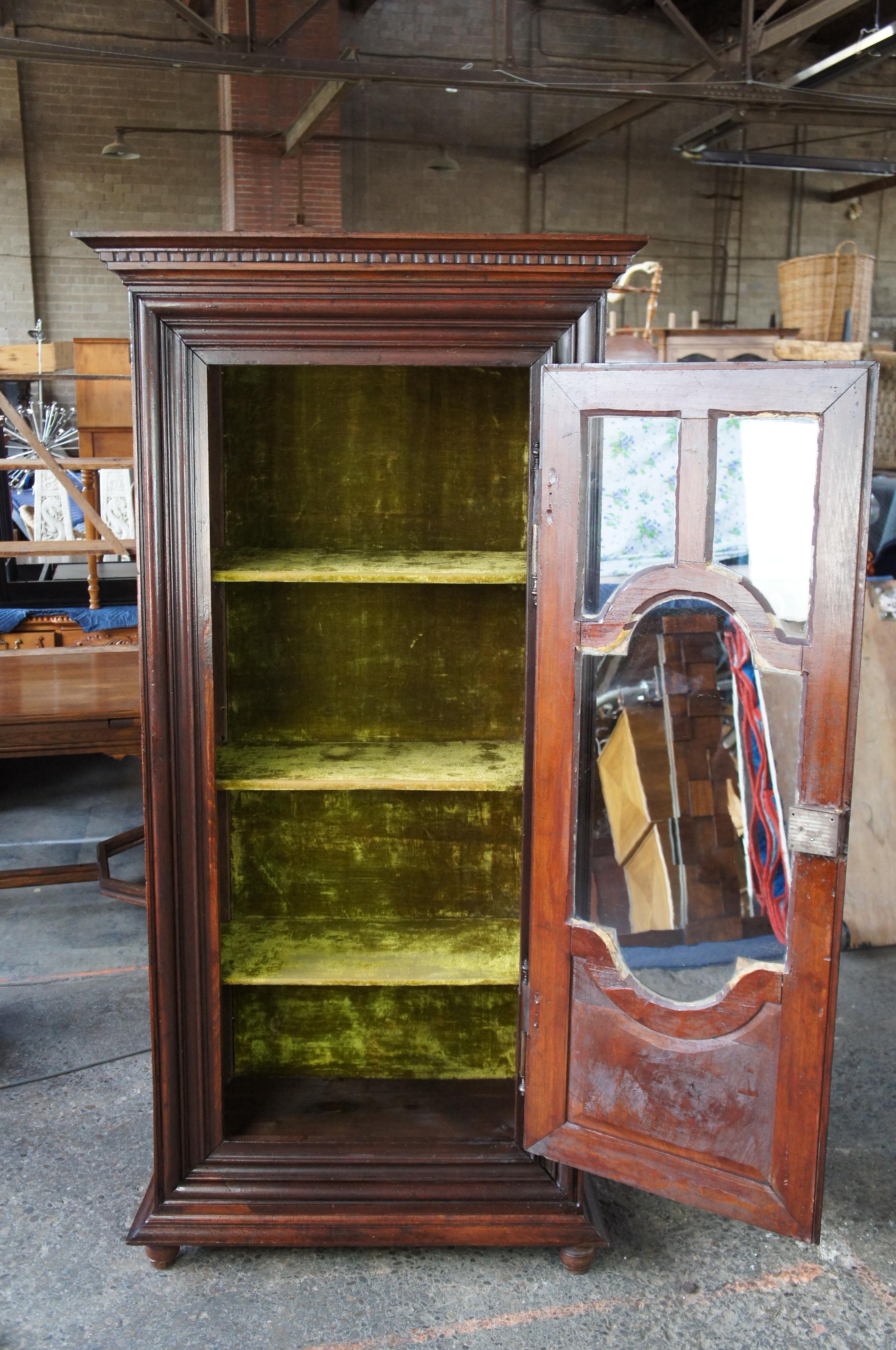 Early 19th Century European Oak Curio Display Cabinet Vitrine Bookcase 76 In Good Condition In Dayton, OH