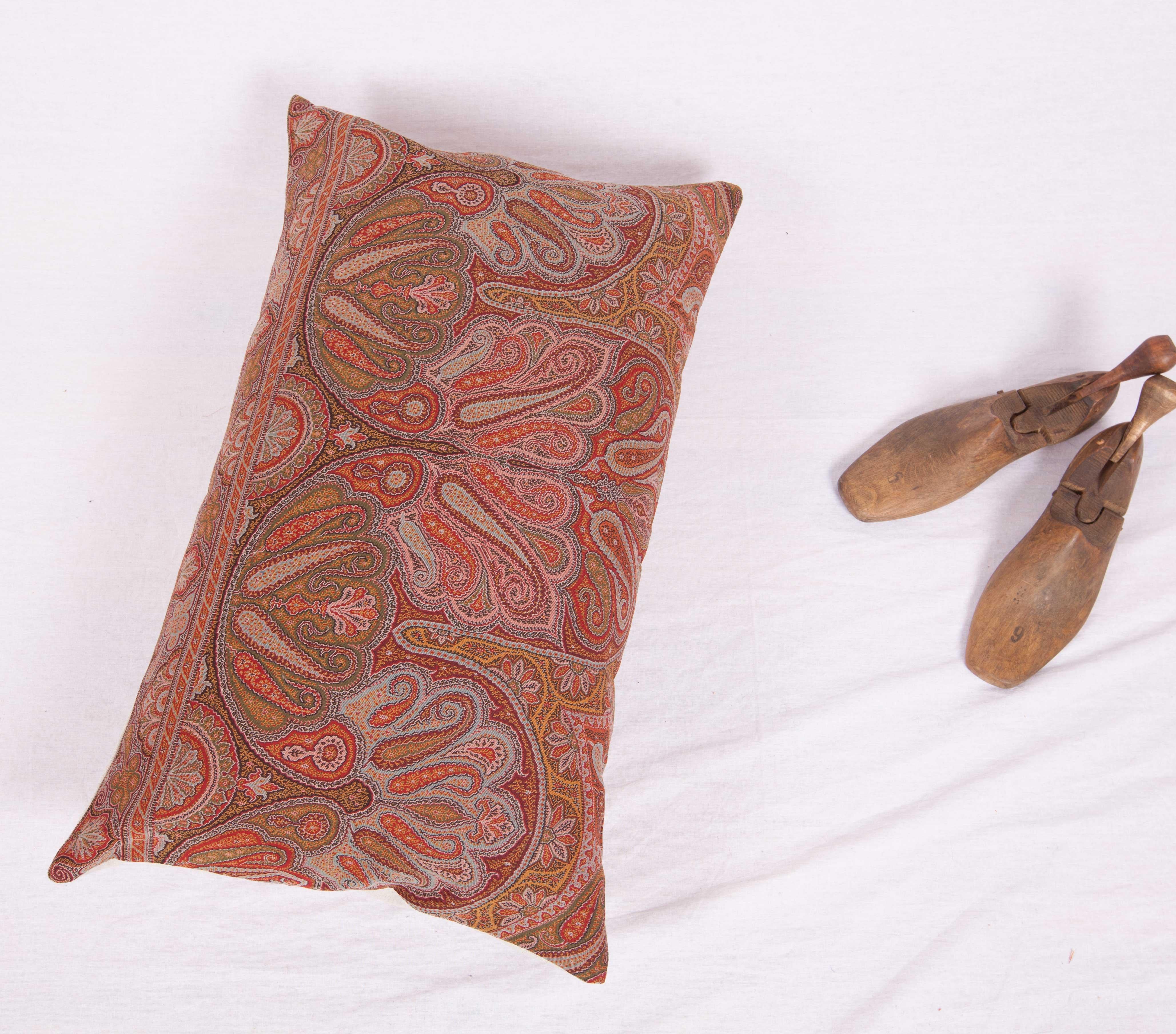 Early 19th Century European Paisley Wool Pillow 1