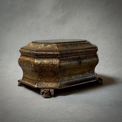 Early 19th Century Export Chinoiserie Lacquer Box on Carved Feet