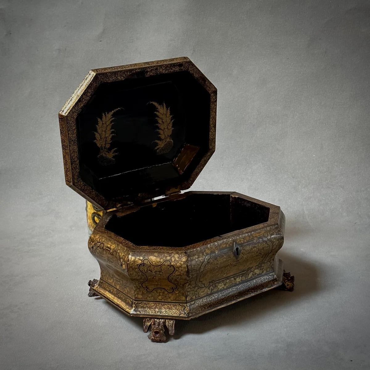 Early 19th Century Export Chinoiserie Lacquer Box on Carved Feet In Good Condition For Sale In Los Angeles, CA