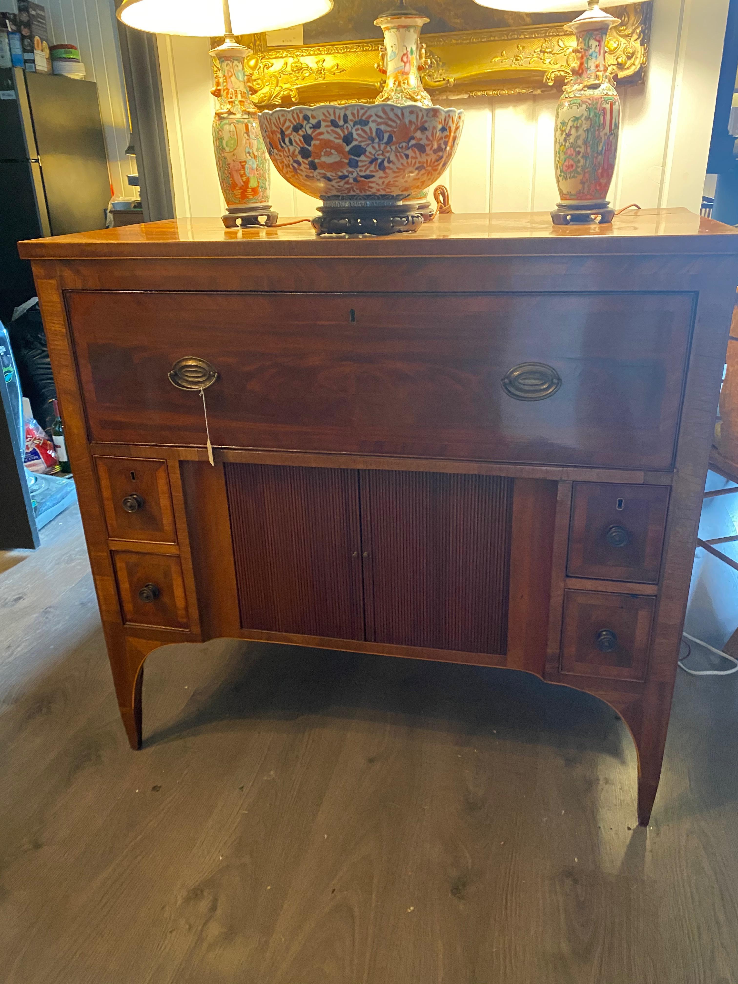 North American Early 19th Century Fall-Front Desk For Sale