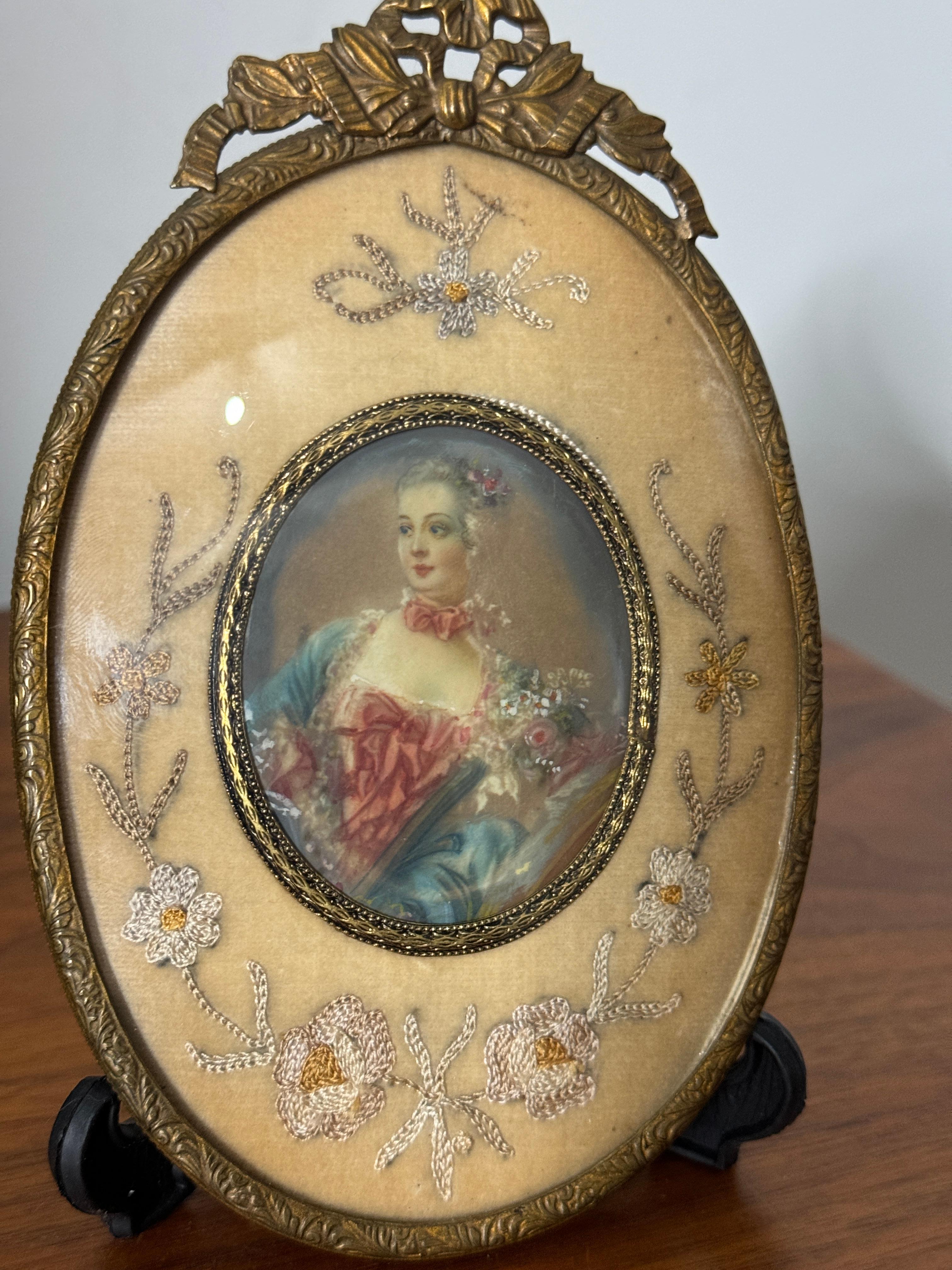 Fancy Maiden: Miniatur-Porträt, gestickter Rahmen, frühes 19. Jahrhundert im Angebot 6