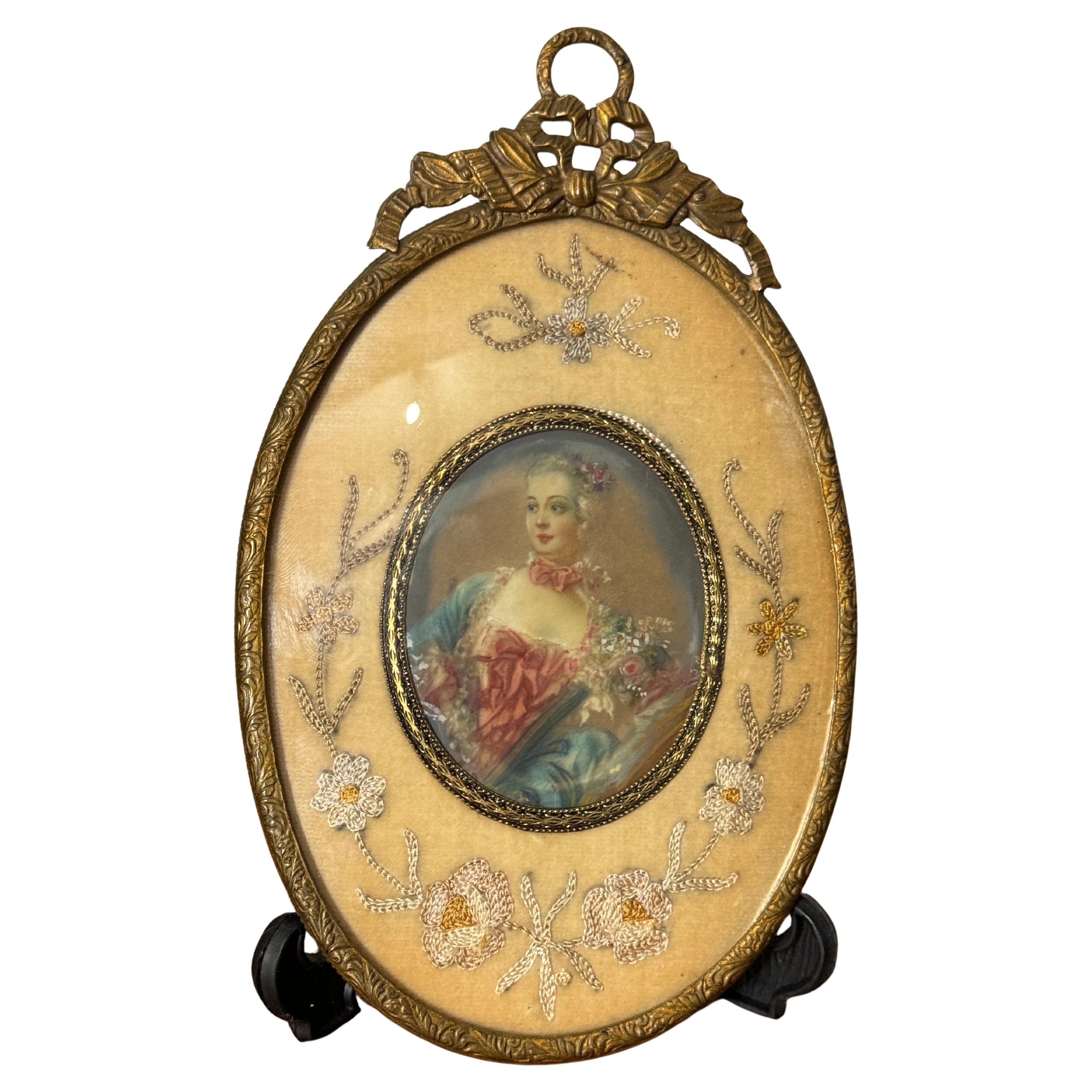 Cadre brodé pour portrait miniature de jeune fille fantaisie du début du 19e siècle