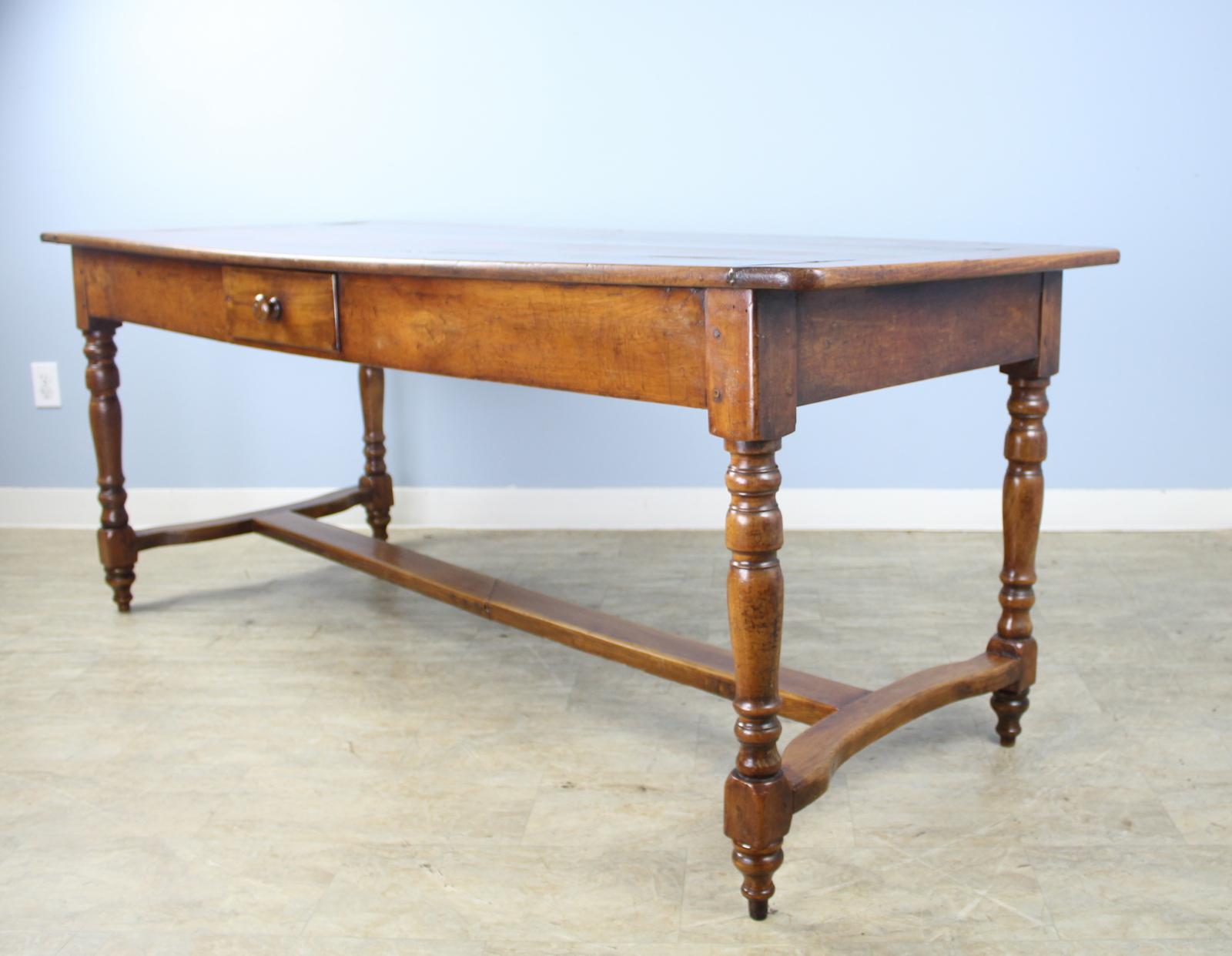 Early 19th Century Farm Table with Turned Legs and Stretcher Base In Good Condition In Port Chester, NY