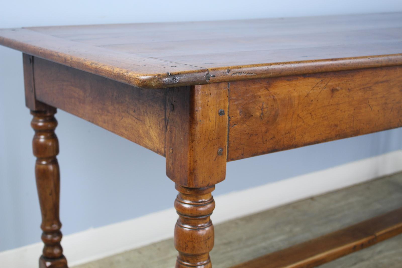Early 19th Century Farm Table with Turned Legs and Stretcher Base 1