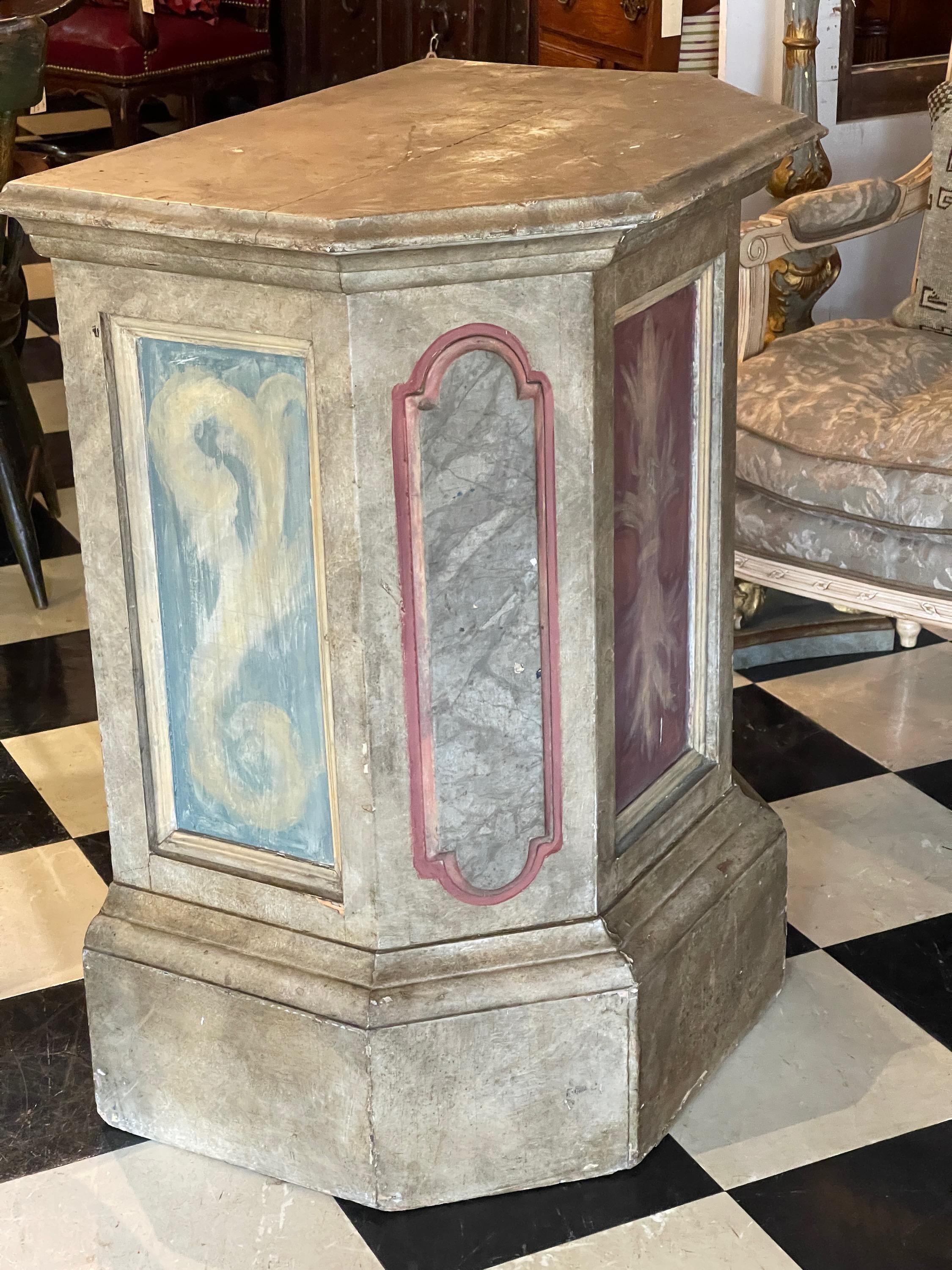 Early 19th Century Faux Marble Pedestal In Good Condition For Sale In Charlottesville, VA