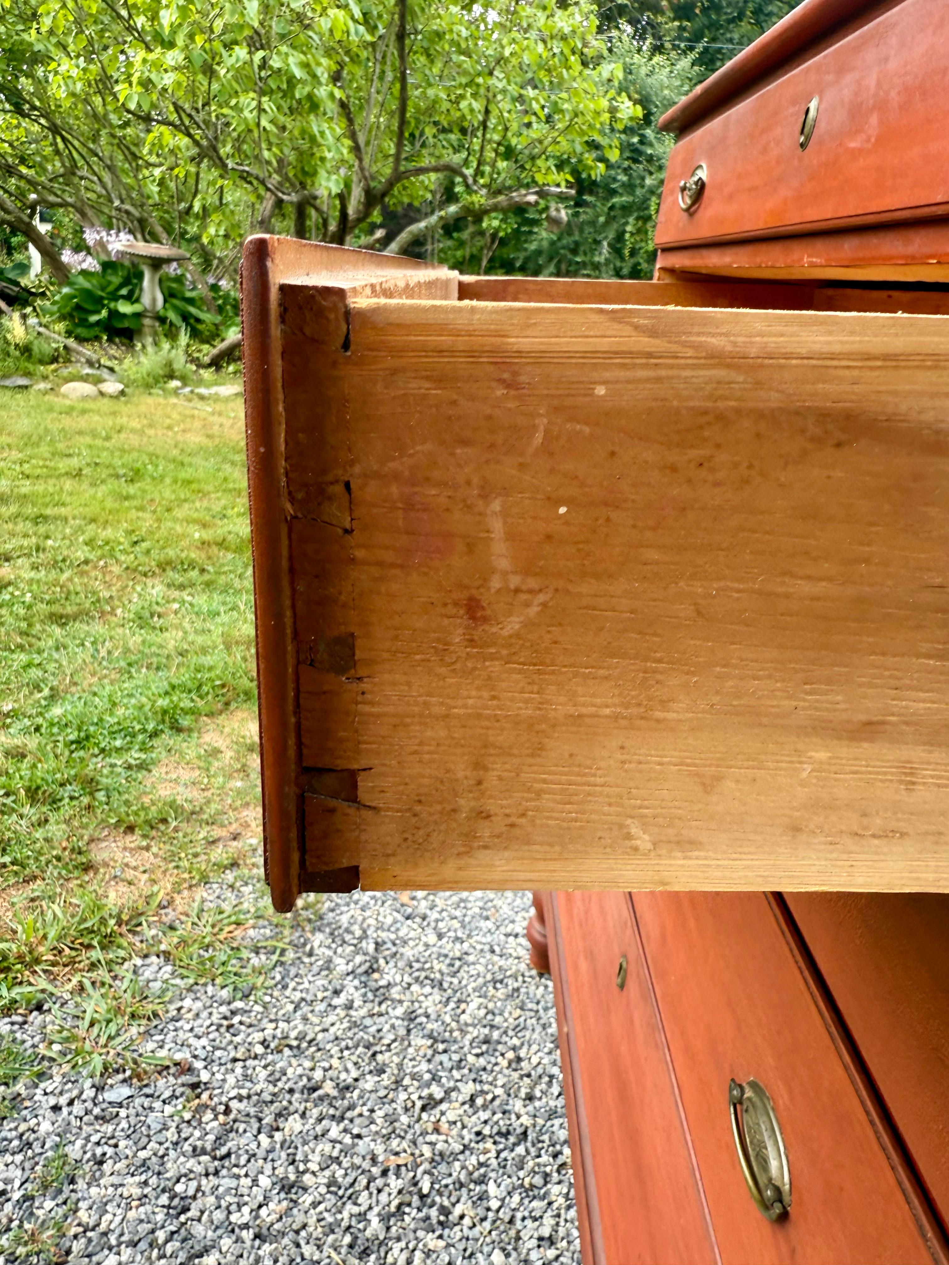 Early 19th Century Federal Period American Red Painted Chest of Drawers For Sale 4